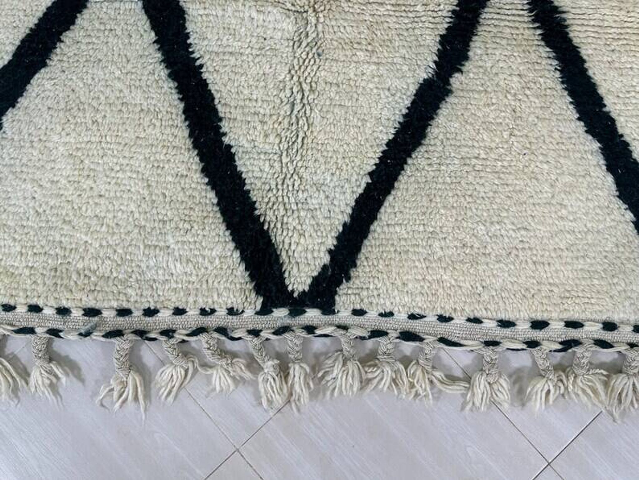 Handmade natural wool rug 250cm x 150cm
