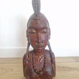 Statuette