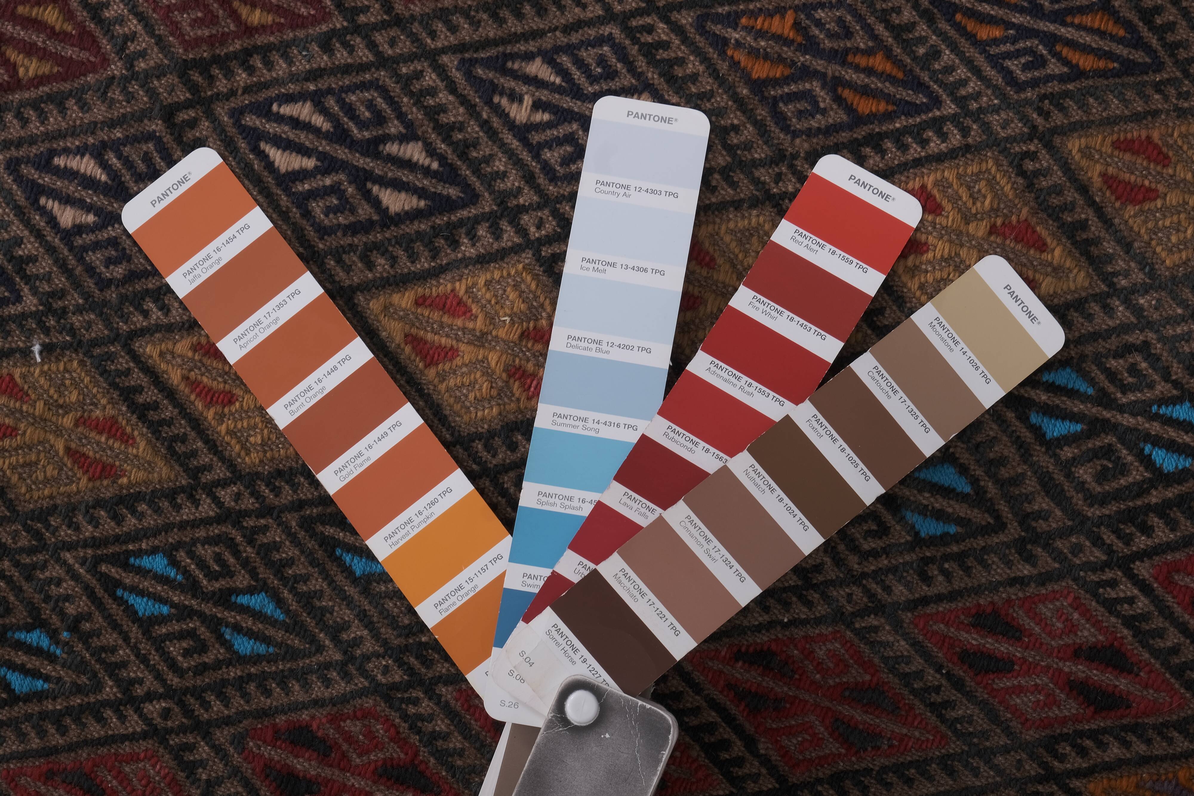 Vintage Turkish rug from Oushak, hand-woven 67x427 cm