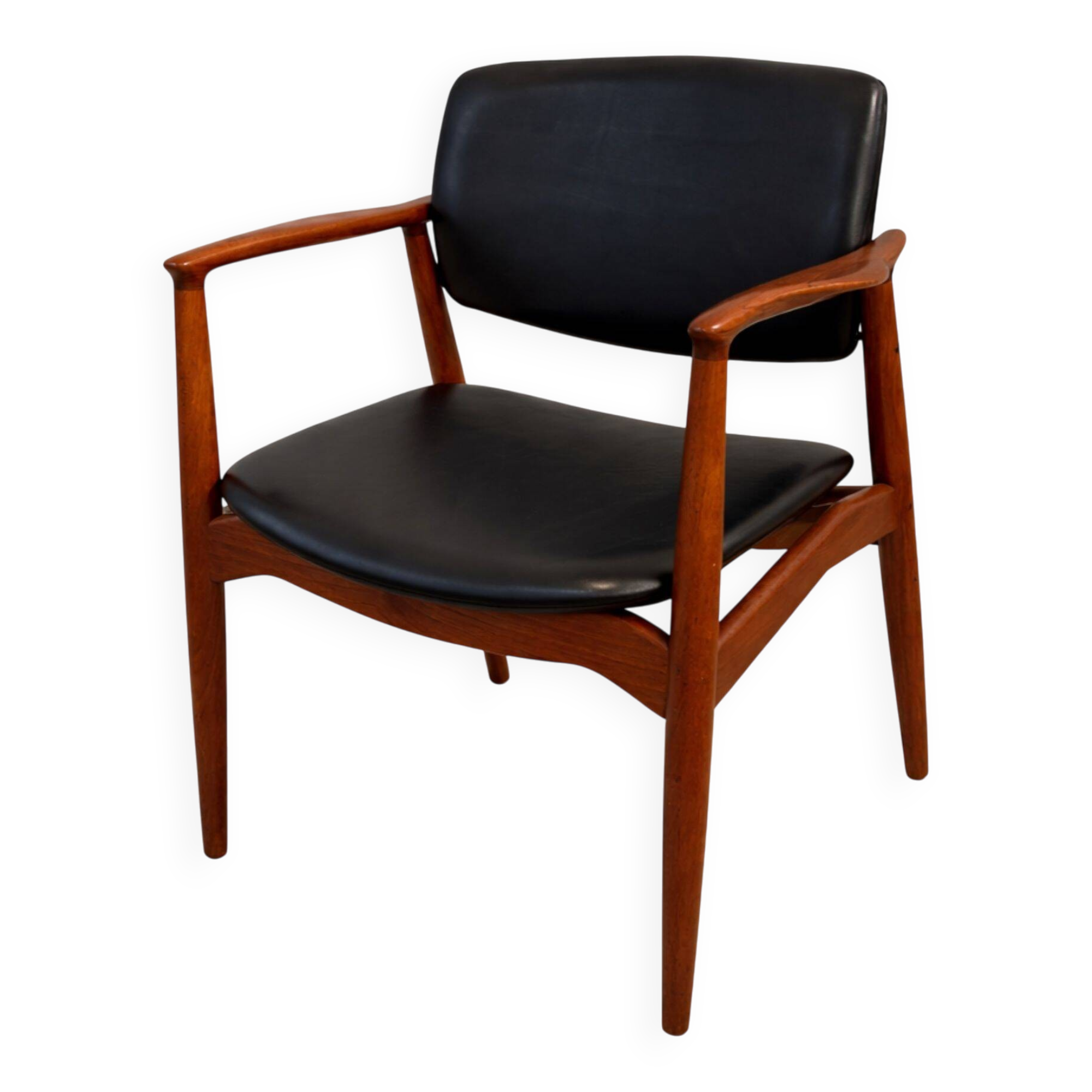 Captain chair by Erik Buch