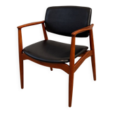 Captain chair by Erik Buch