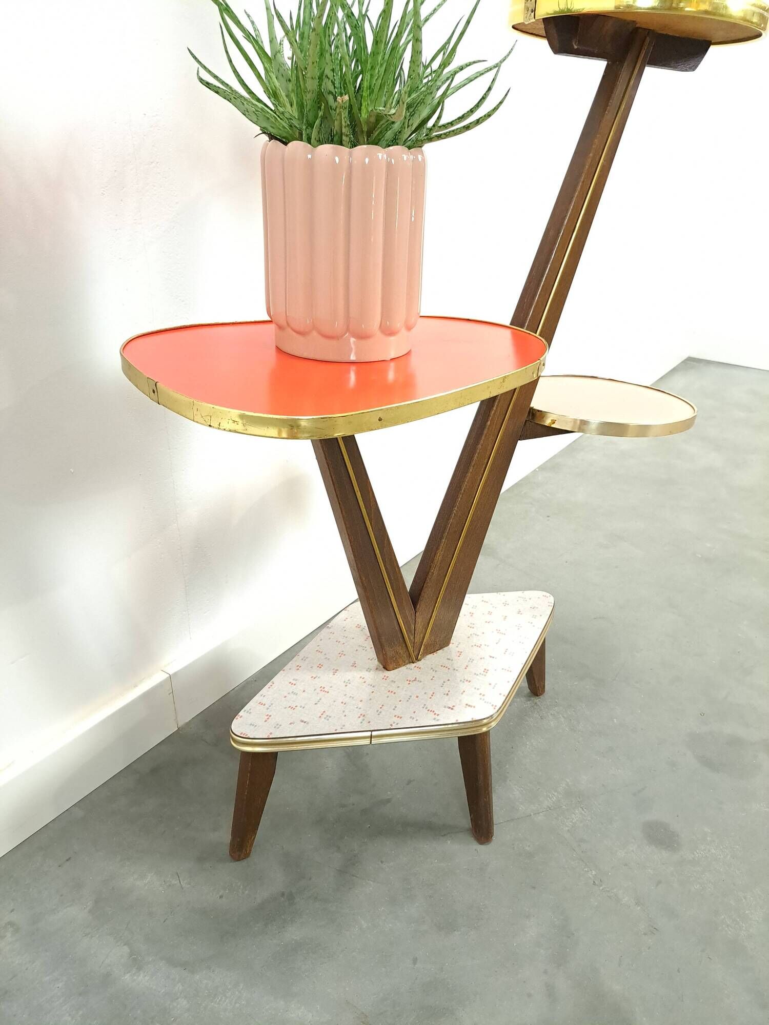Hoge vintage plantentafel met messing en formica, plantenrek