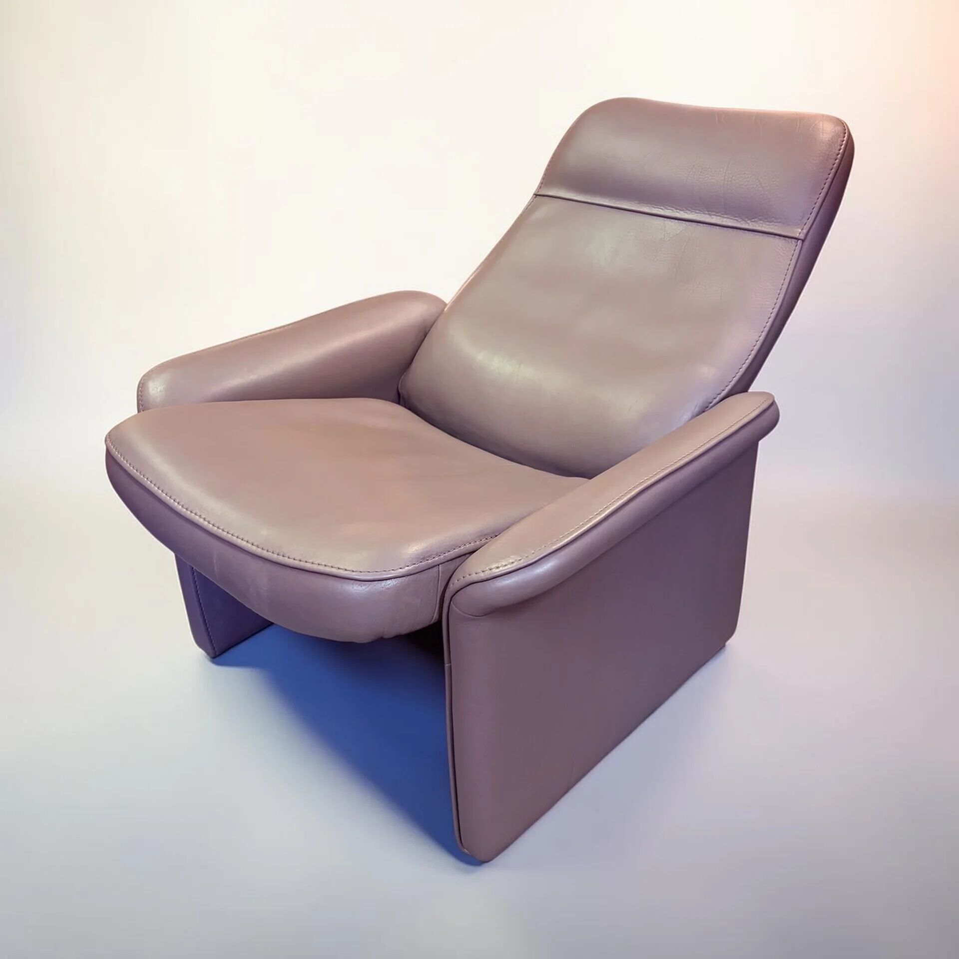 De Sede DS-50, Swiss, 1980s, taupe/grey leather
