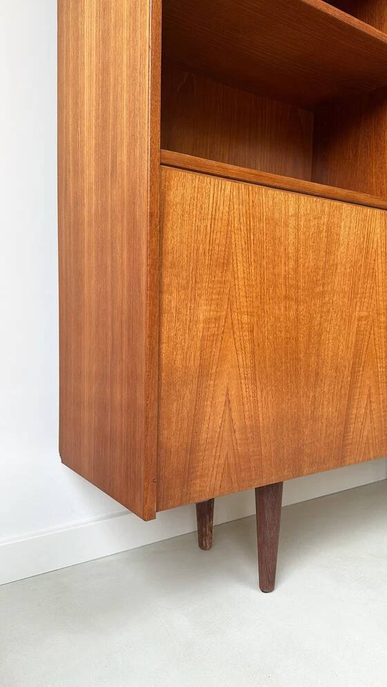 Vintage wooden cabinet / bookcase