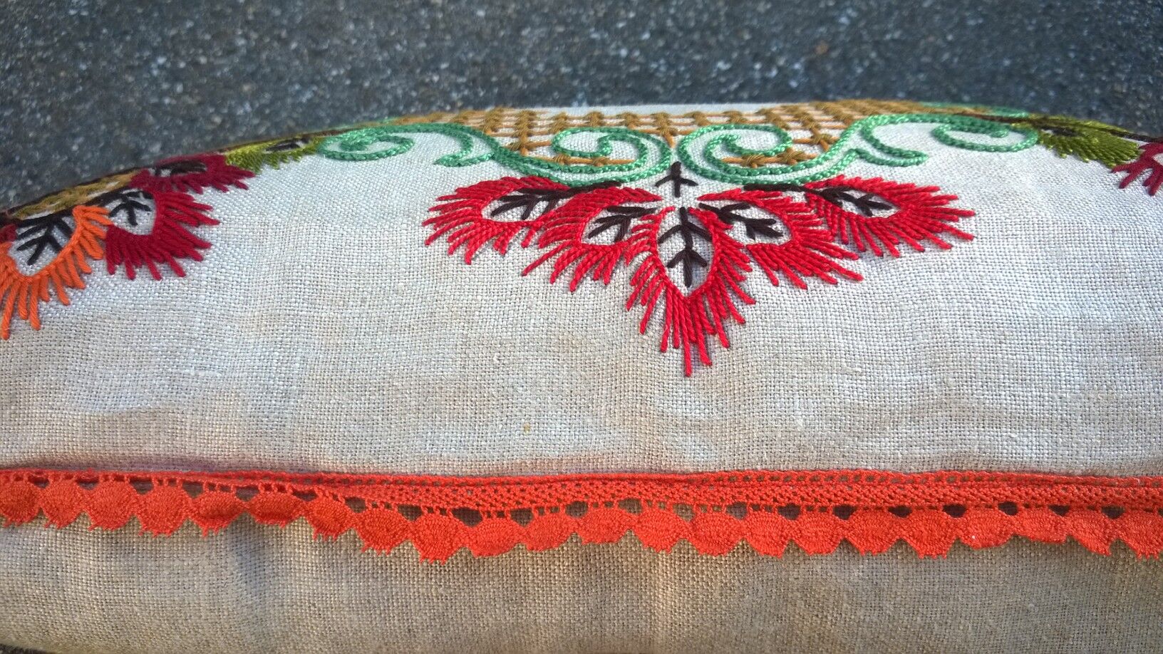 Rectangular cushion embroidery, dating back to the 50s