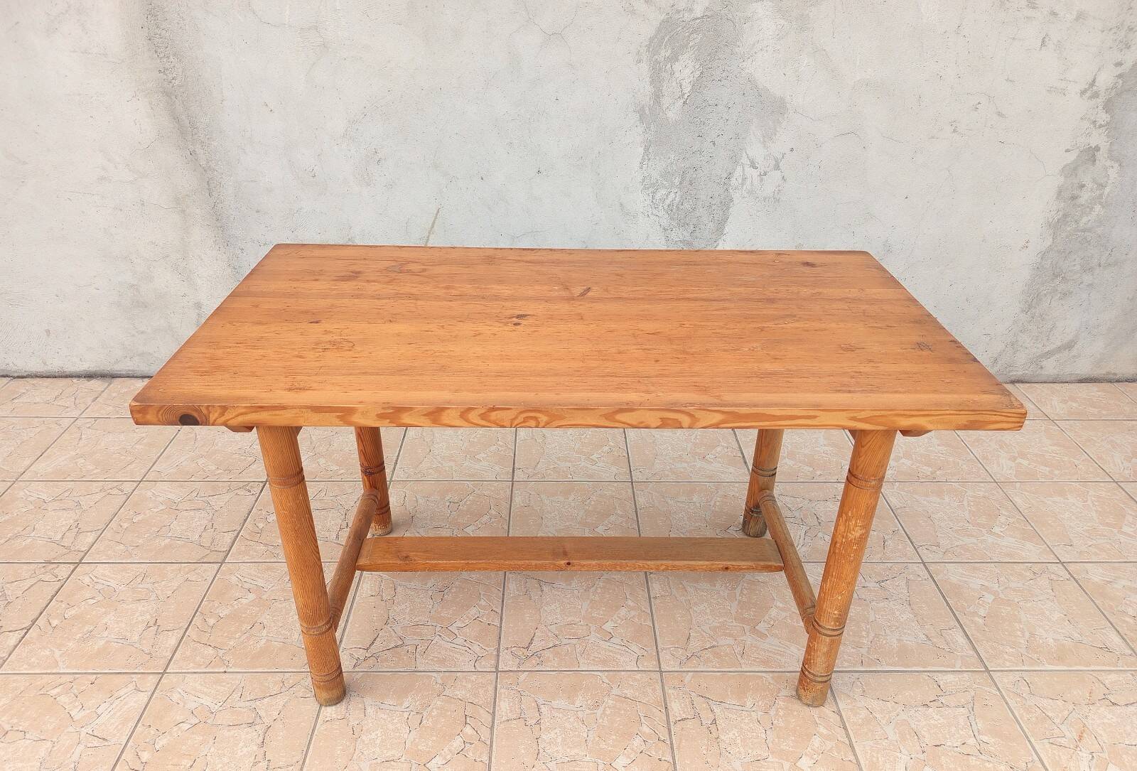 Vintage table in solid pine
