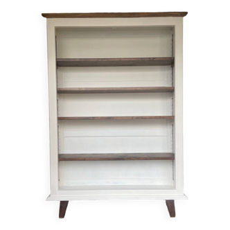 Ancienne bibliothèque restaurée.