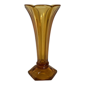 ancien vase forme de - jaune