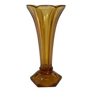 Ancien vase forme de fleur verre