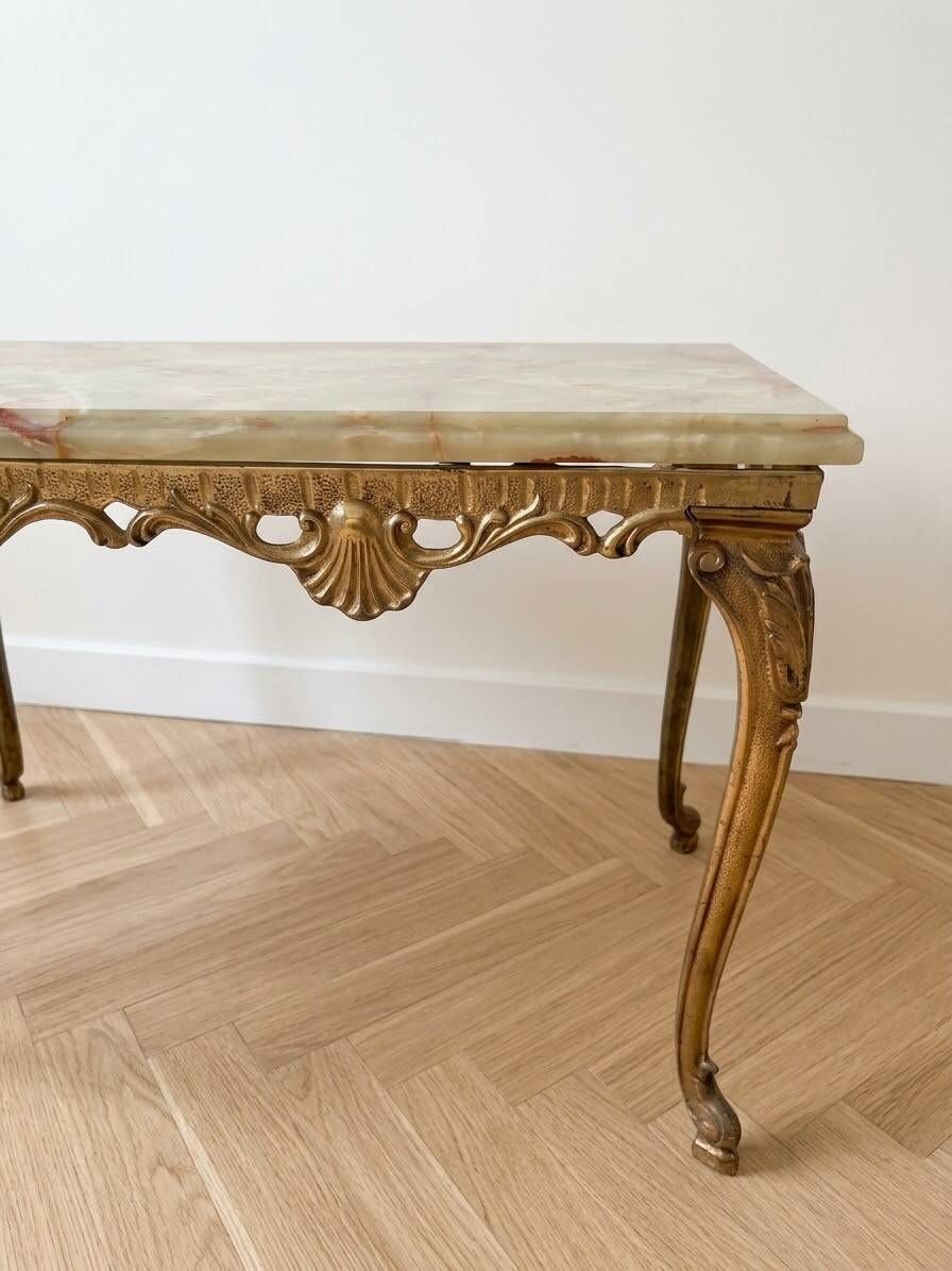 Retro coffee table in onyx marble and gold metal