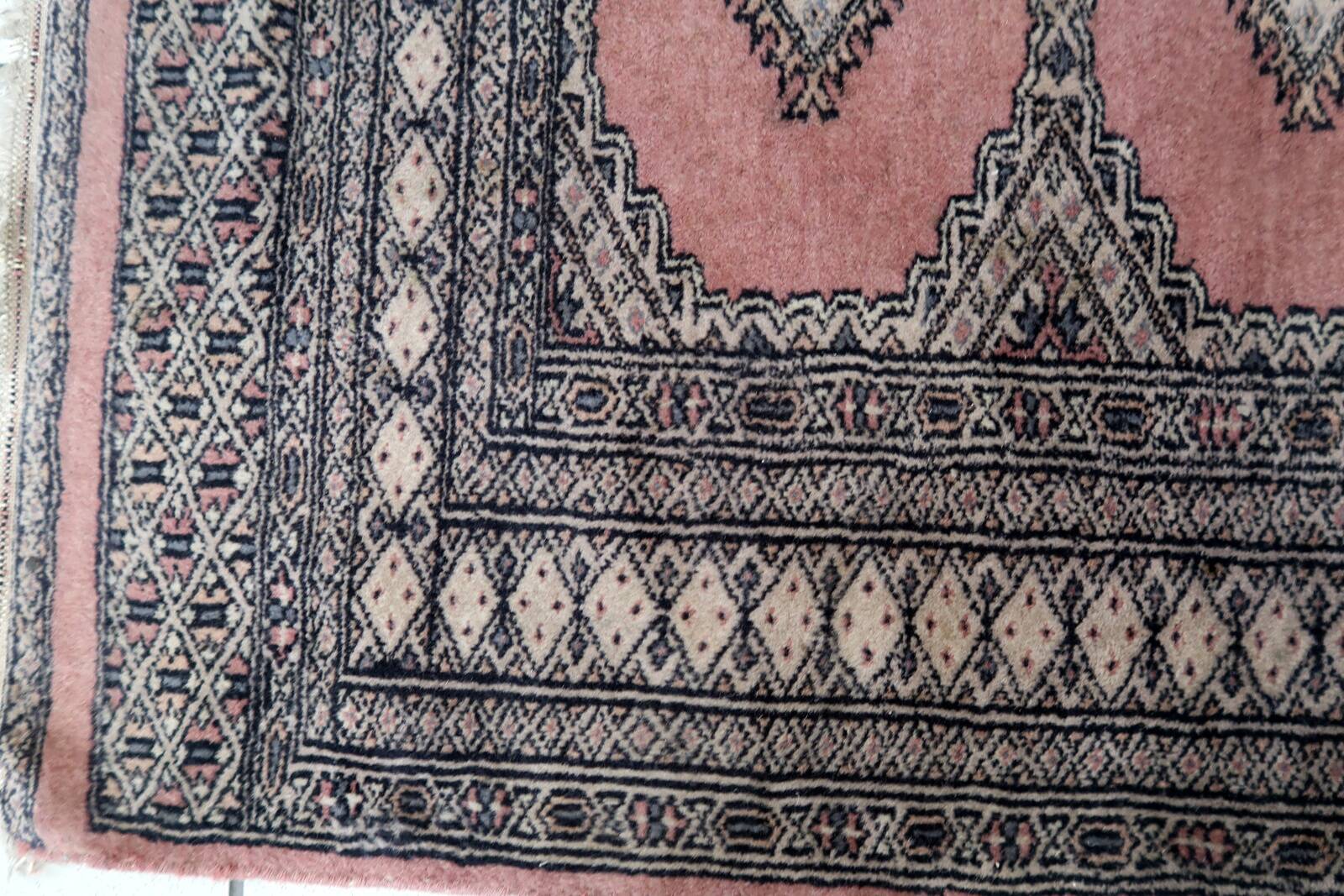 Tapis vintage fait main Boukhara ouzbek – 97 cm x 153 cm