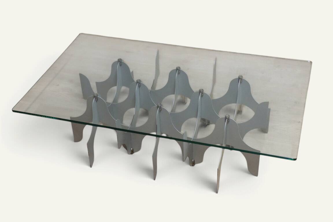 Minimalist sculptural coffee table in metal and glass – 1970