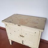 Low metal grunge cabinet