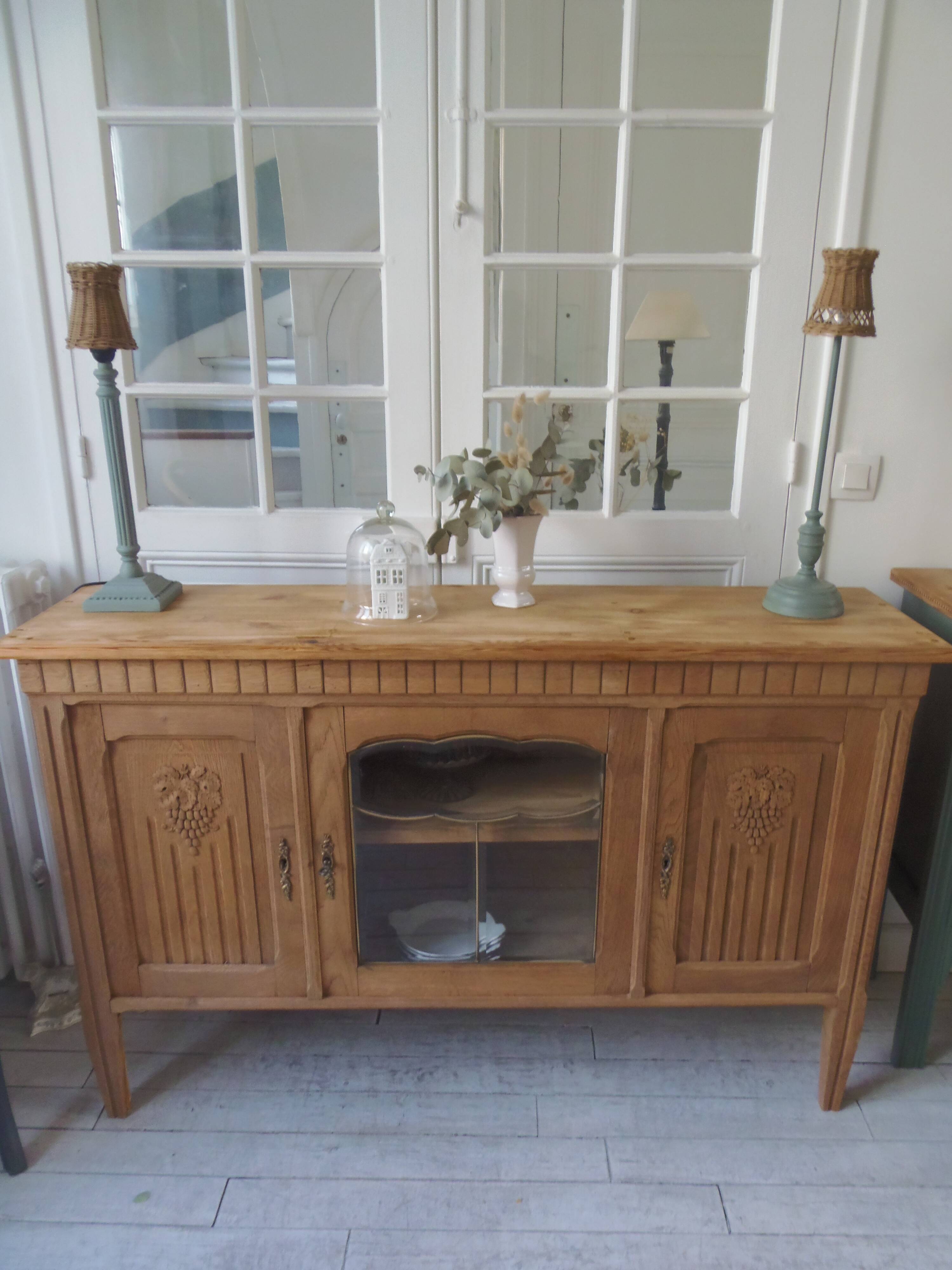 Console, shallow art deco sideboard in raw wood.