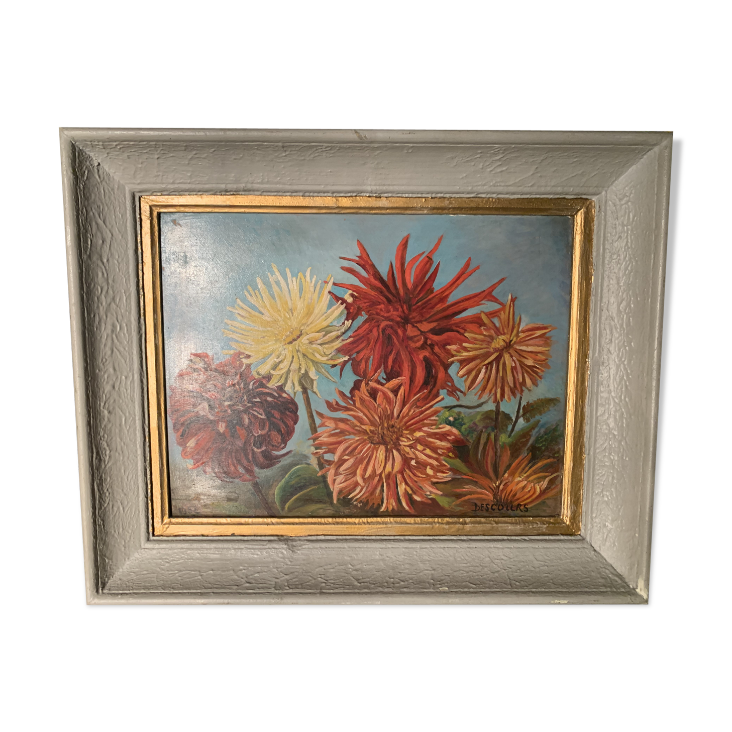 Vintage table , dahlia flowers 1950