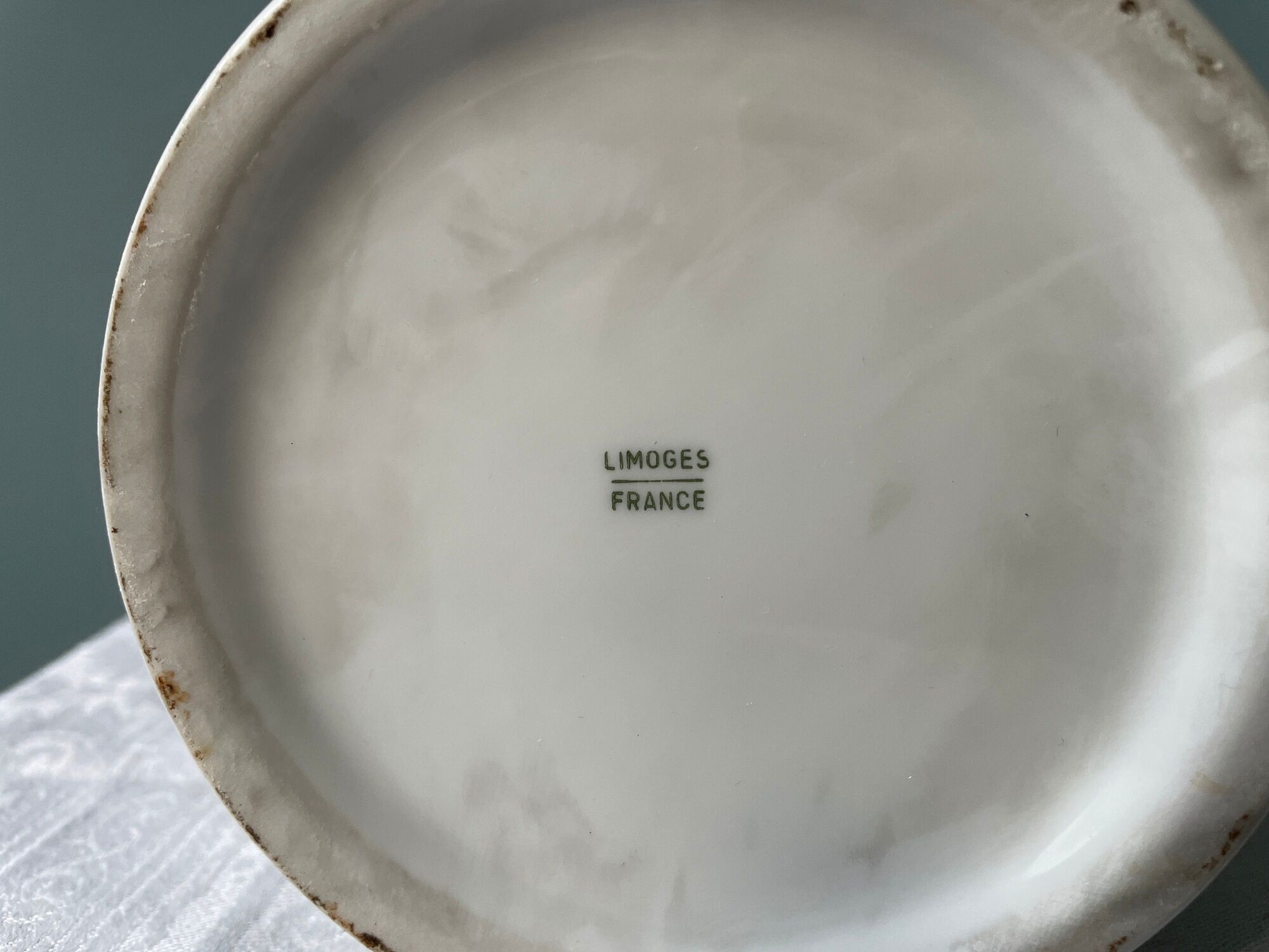Medicine jar "Pervinca" in Limoges porcelain France