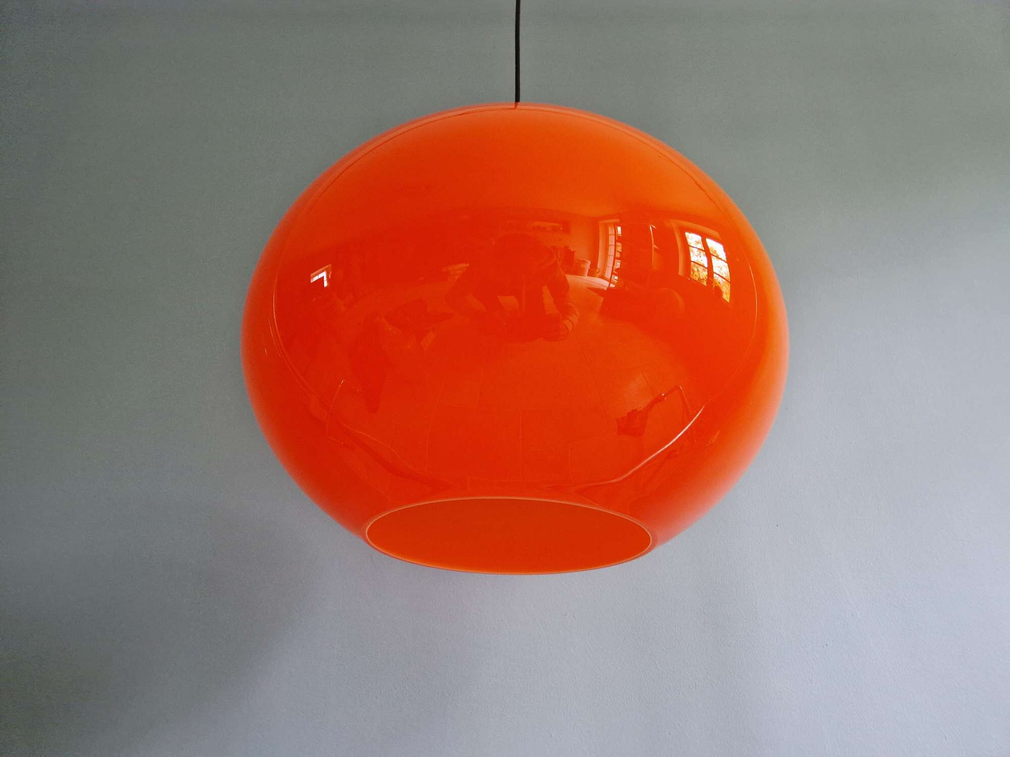 XXL onion pendant light in orange opaline, design Alessandro Pianon, Vistosi, 1960