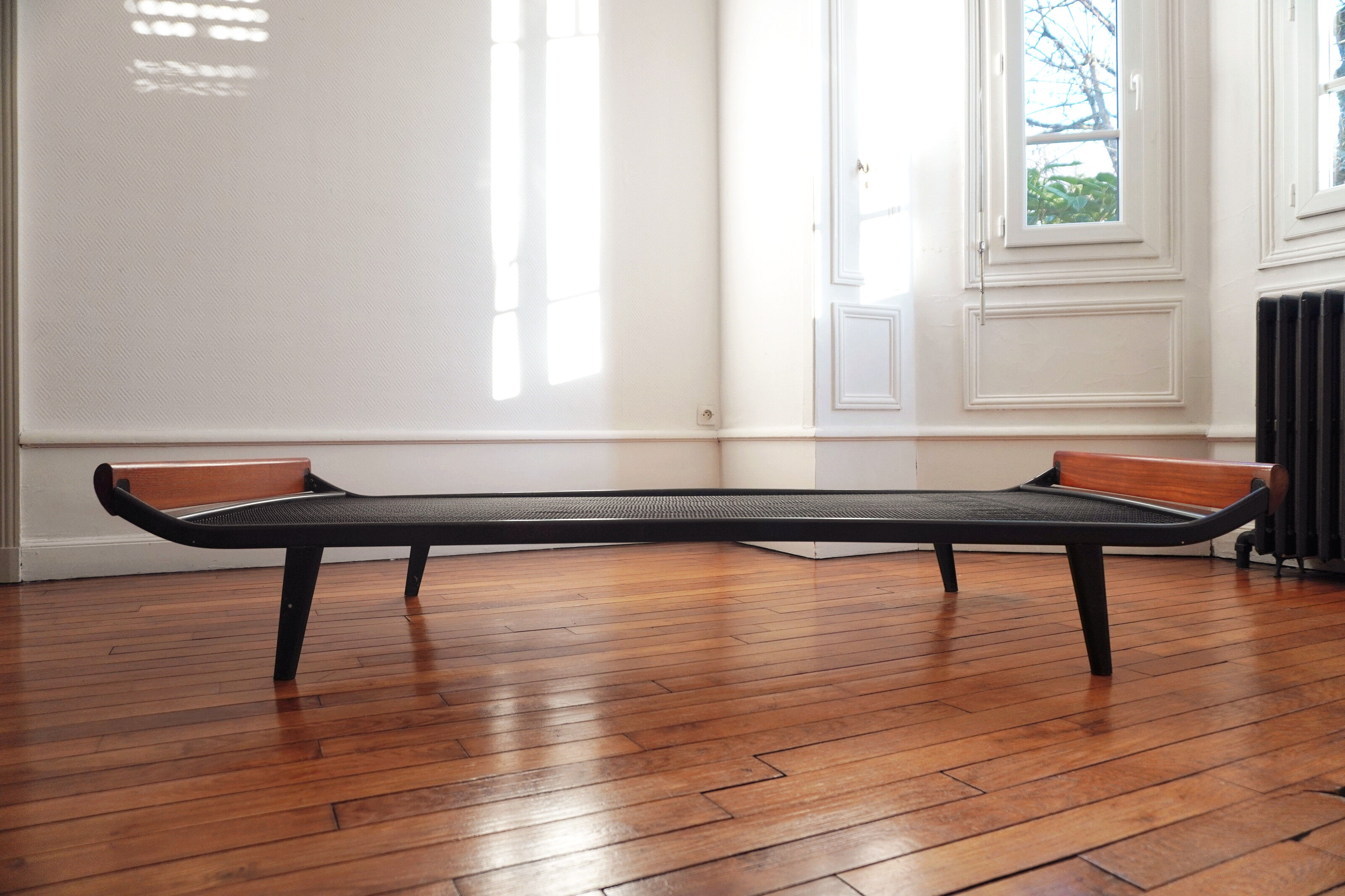 Auping's daybed Cleopatra Scandinavian bench