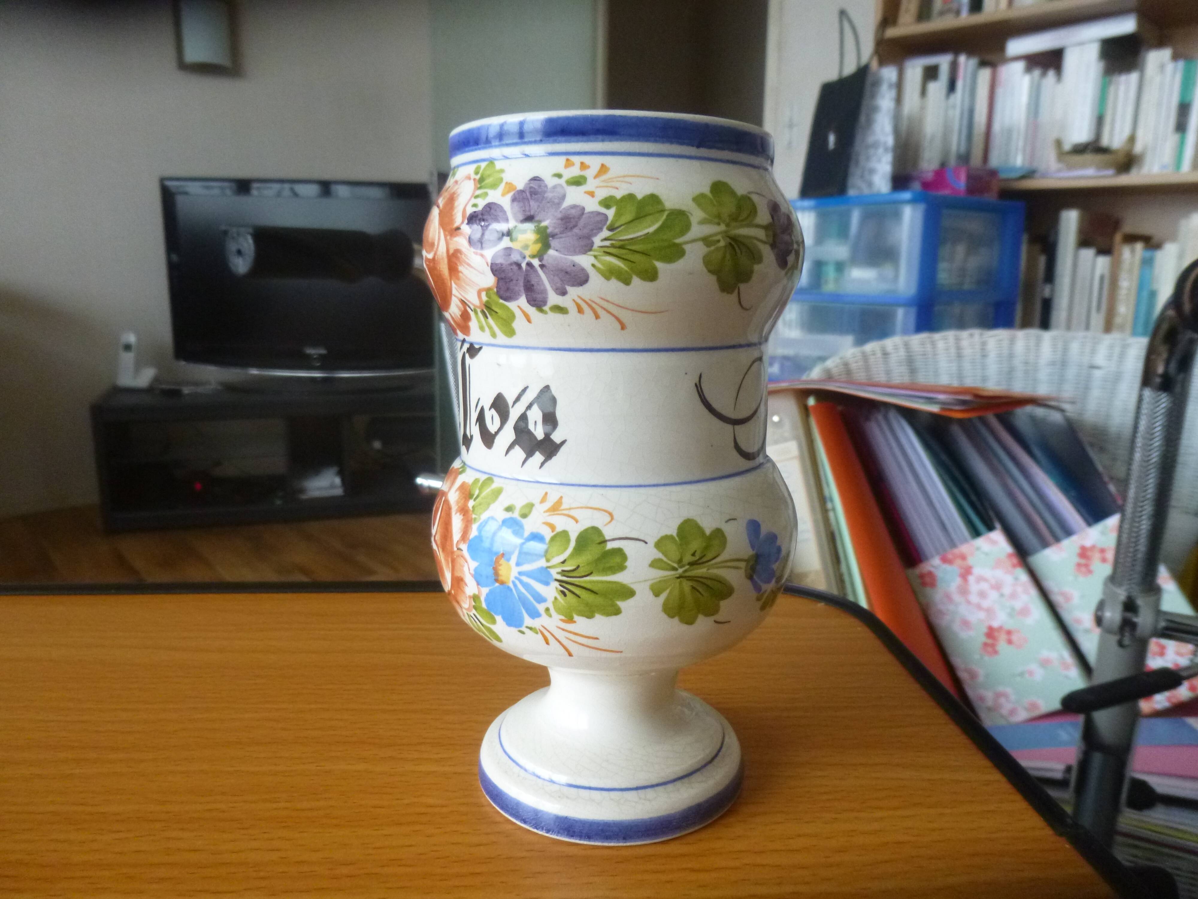Ceramic apothecary pot bassano