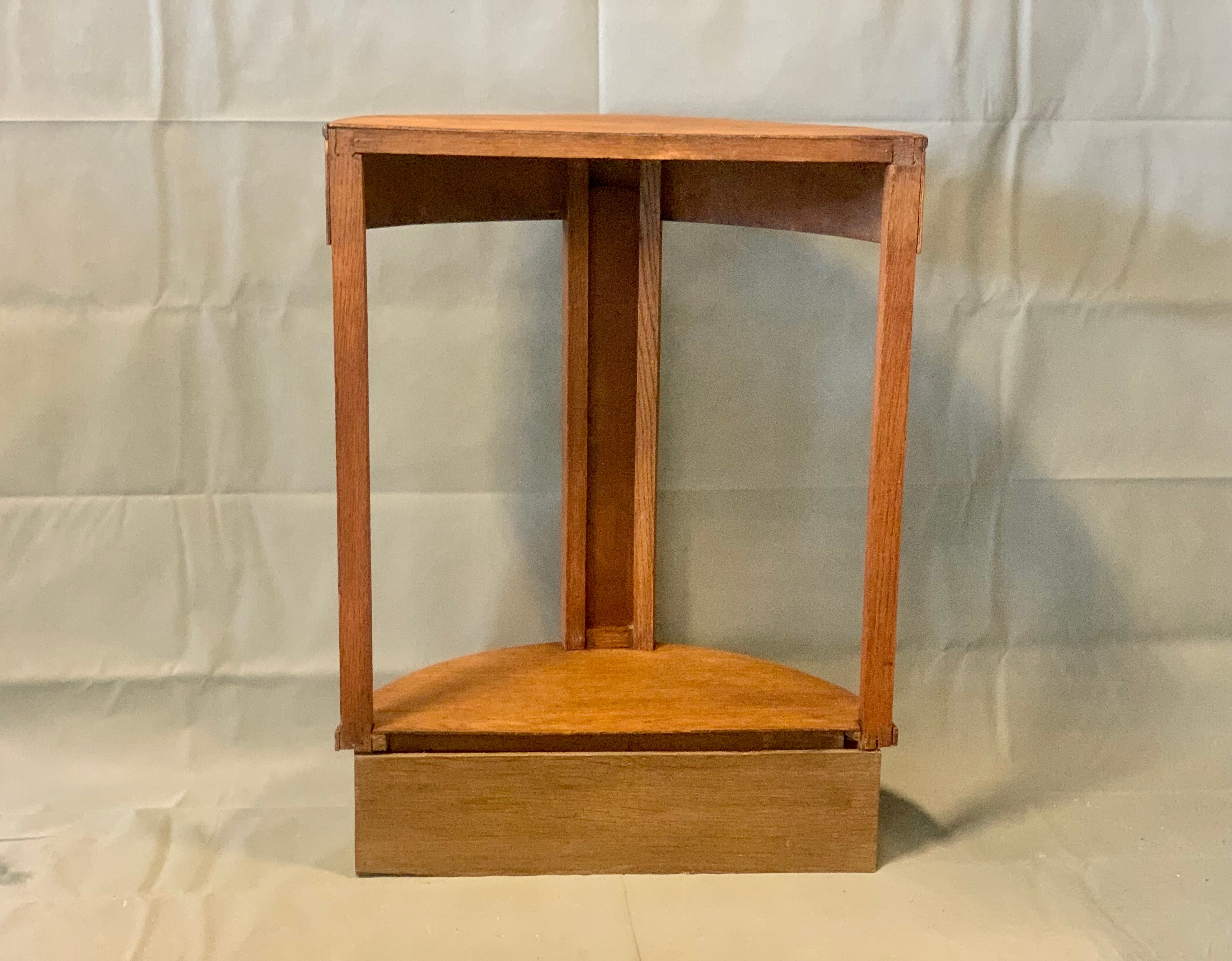Table d’appoint semi-circulaire en chêne