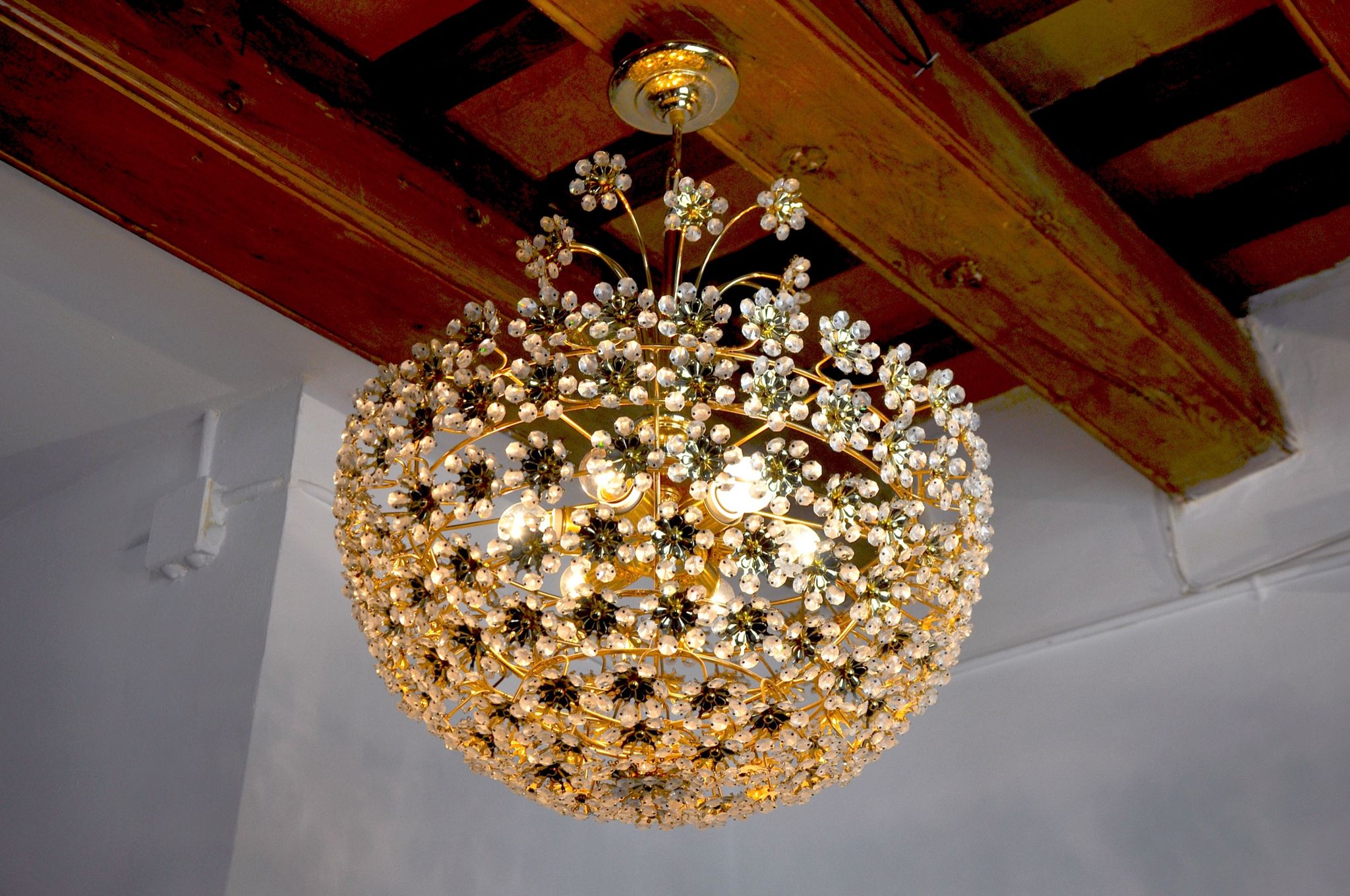 Floral chandelier in crystals cut by Bakalowits and Söhne, Austria, 1970