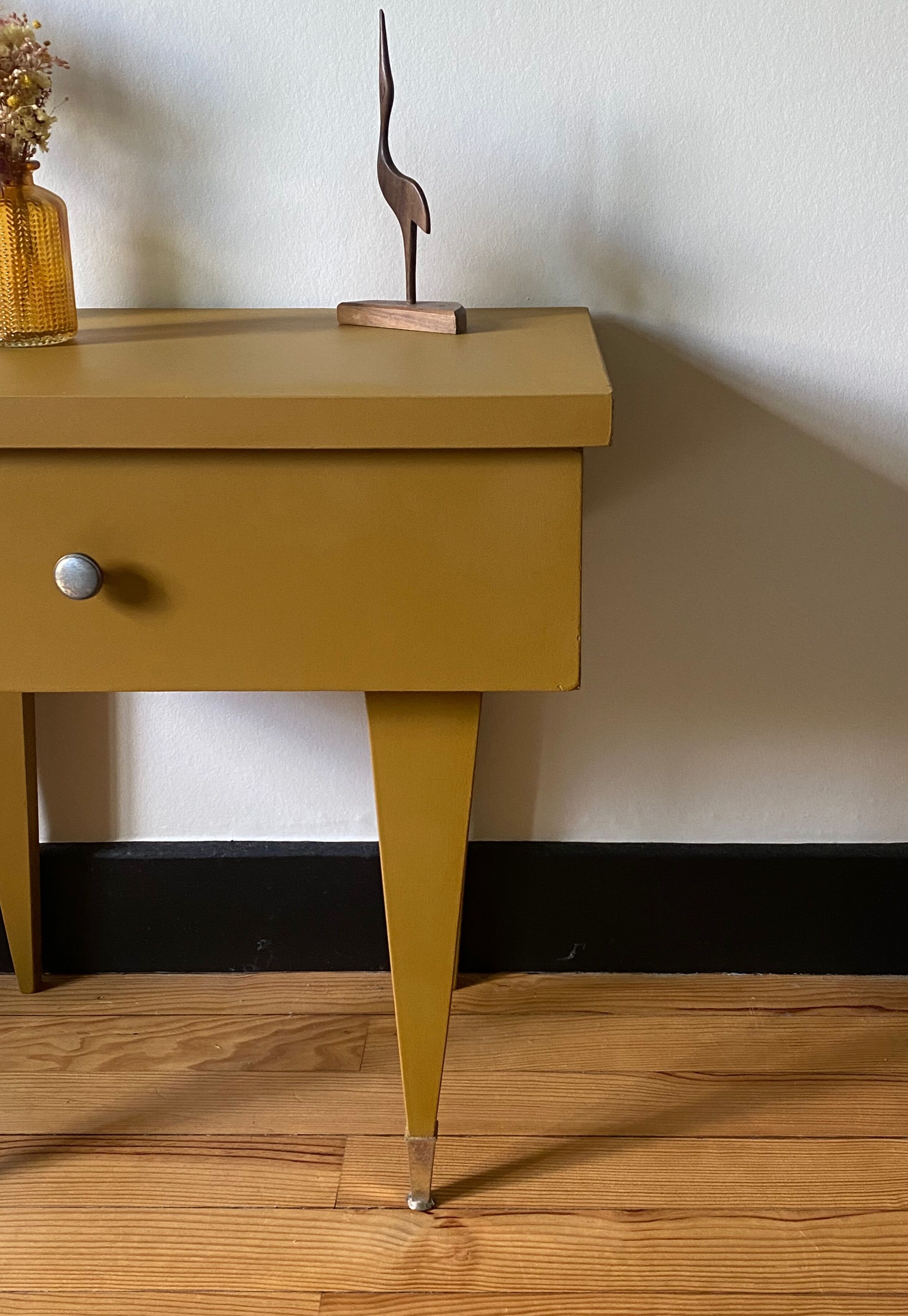 Diane bedside table