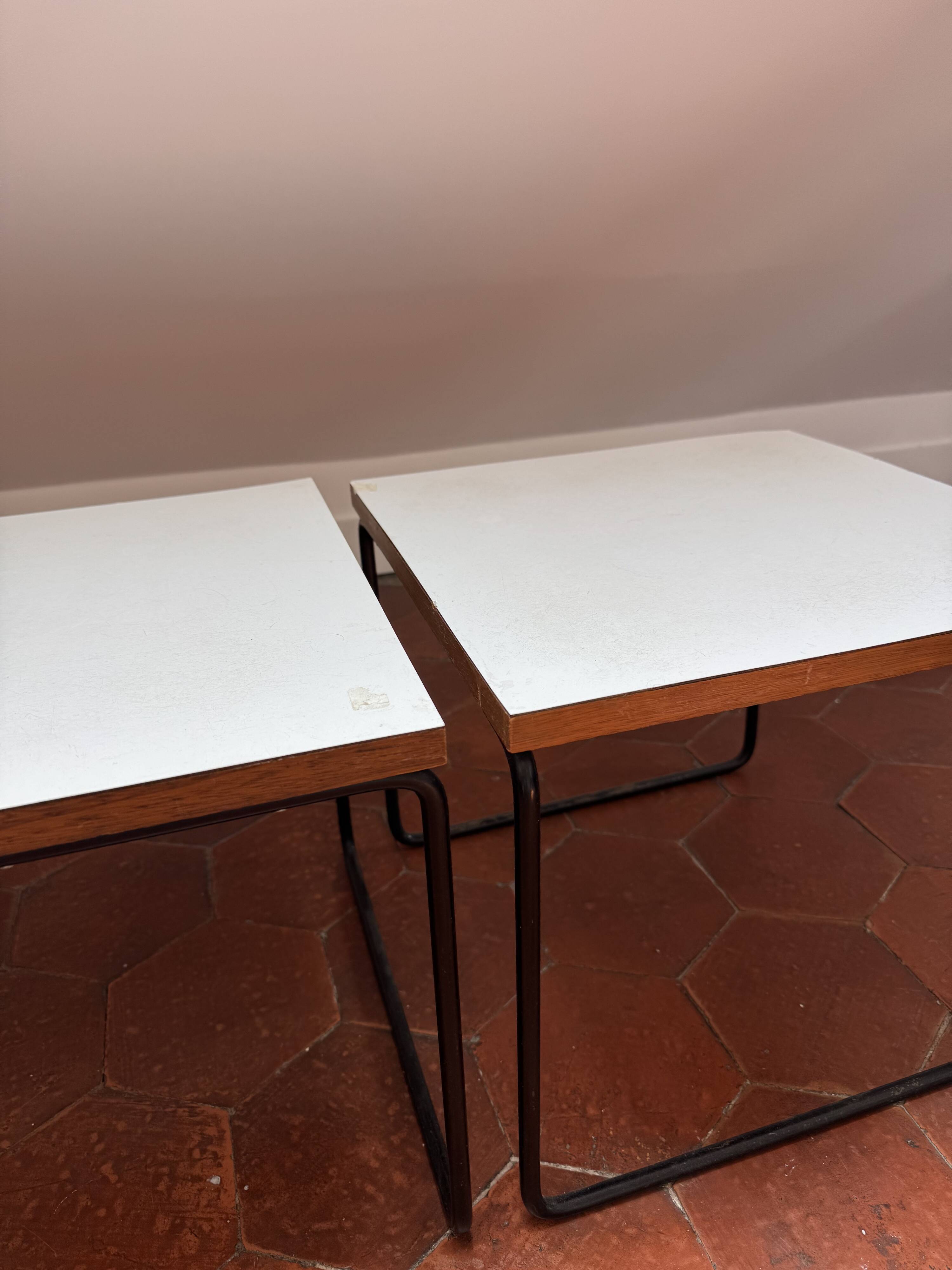 Lot de 2 tables basses "Table Volante" – Pierre Guariche, Éditions Steiner