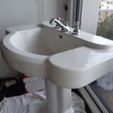 Art deco washbasin