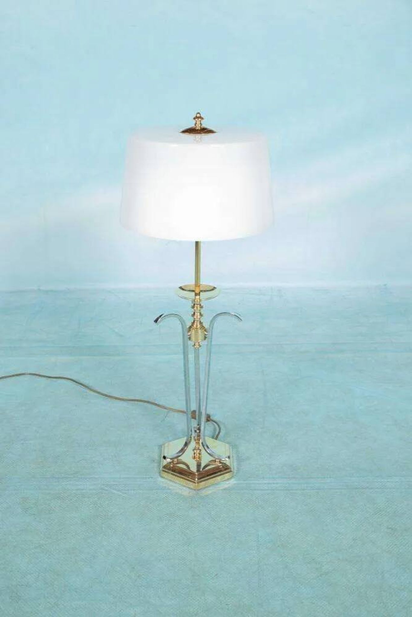 Vintage brass table lamp in Hollywood Regency style from the 50s/60s.