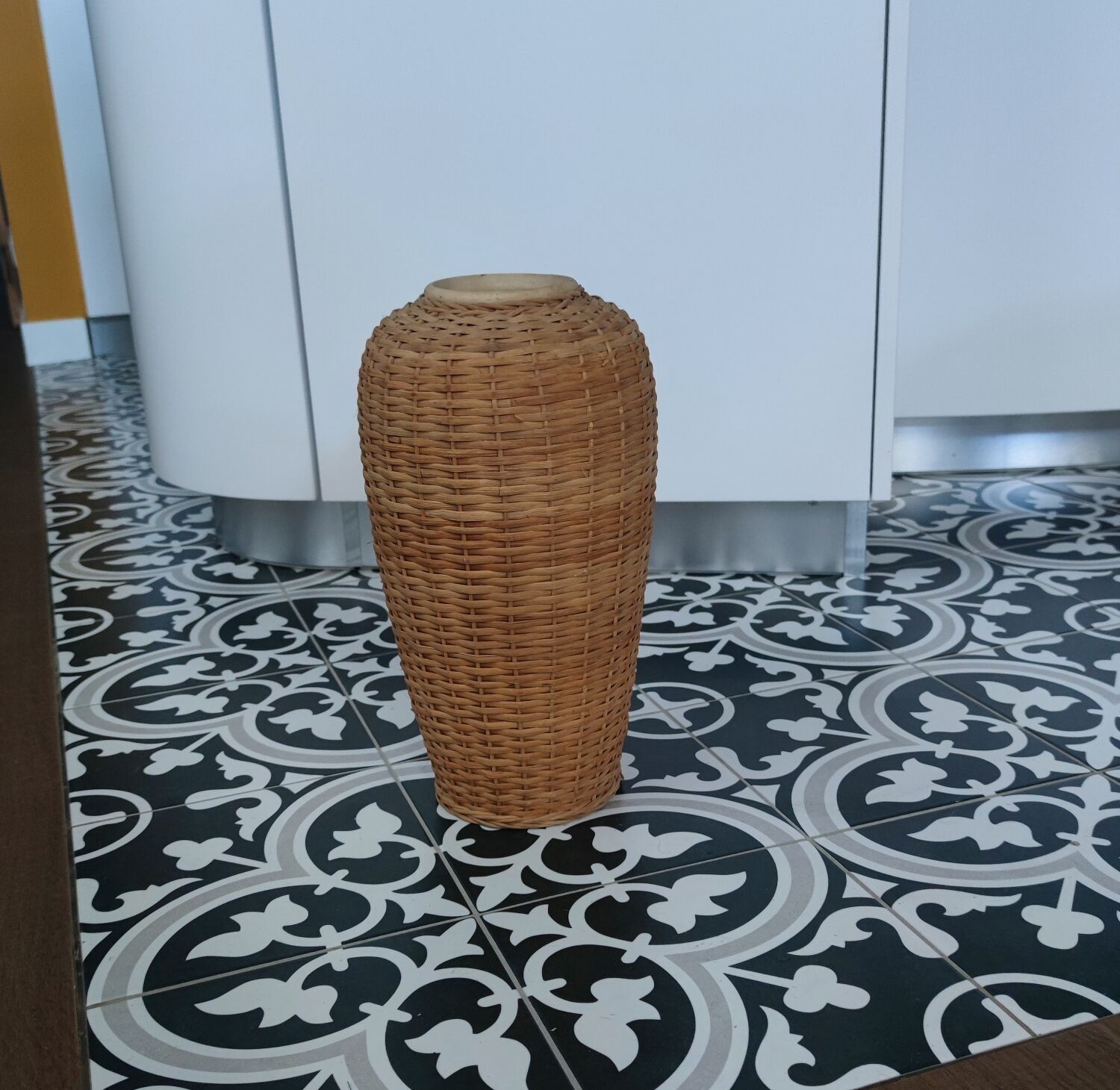 Sandstone/wicker vase