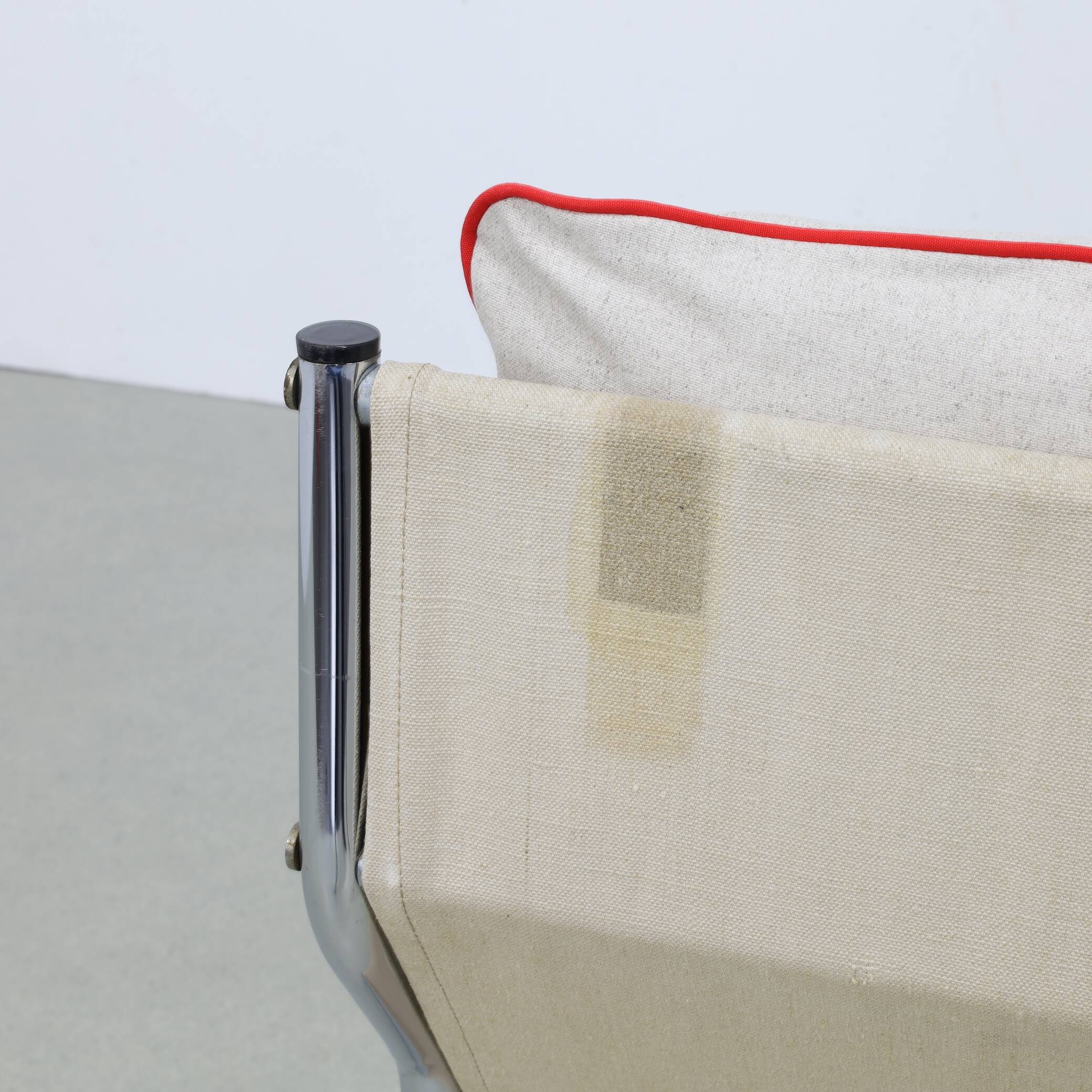 2x vintage lounge chair in chrome, 1970s new cussions