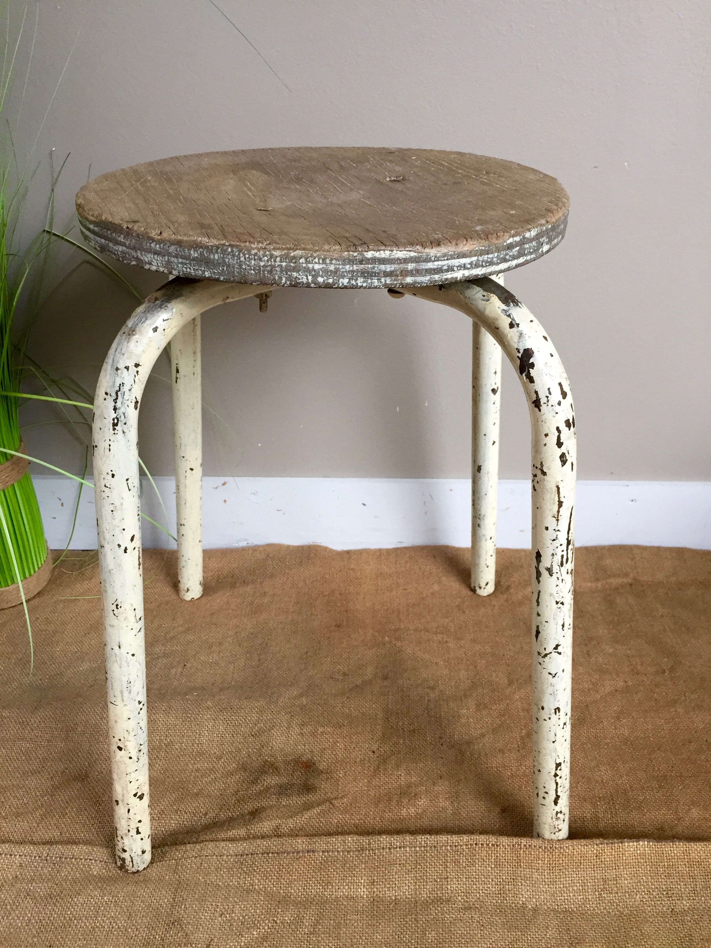 Stool trend Wabi Sabi