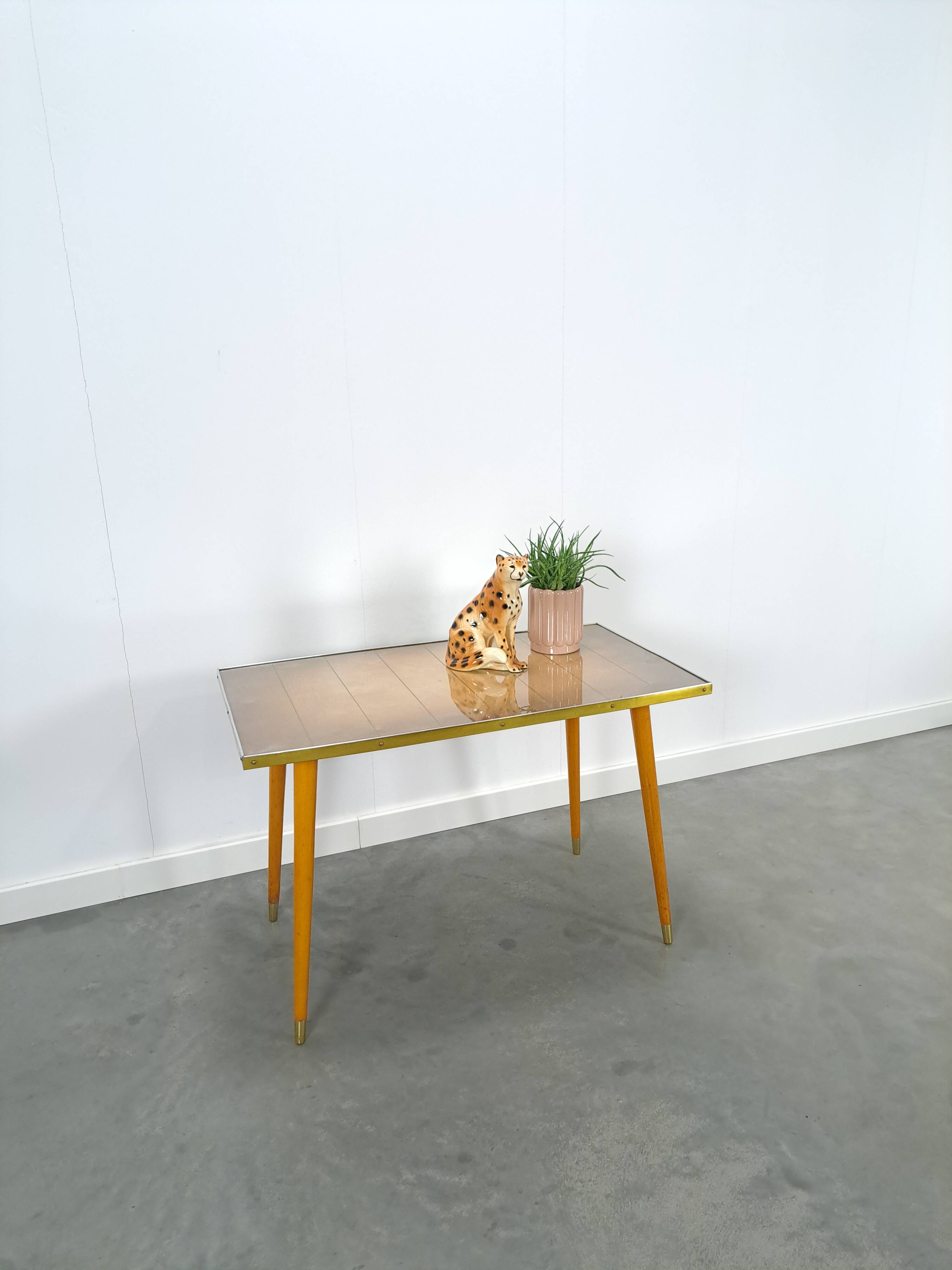 Koffie tafel hout met glazen blad vintage salontafel