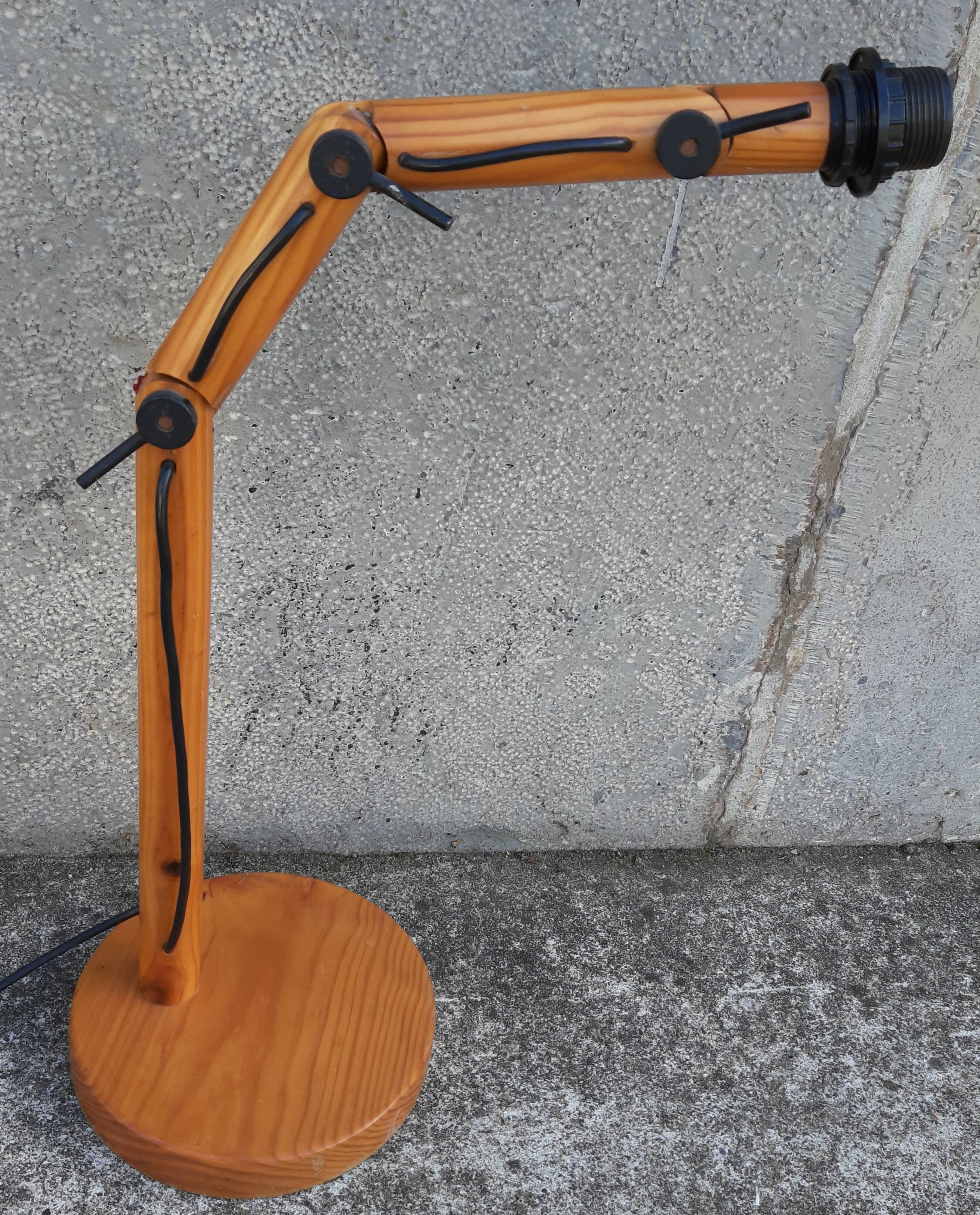 Articulated wooden lamp