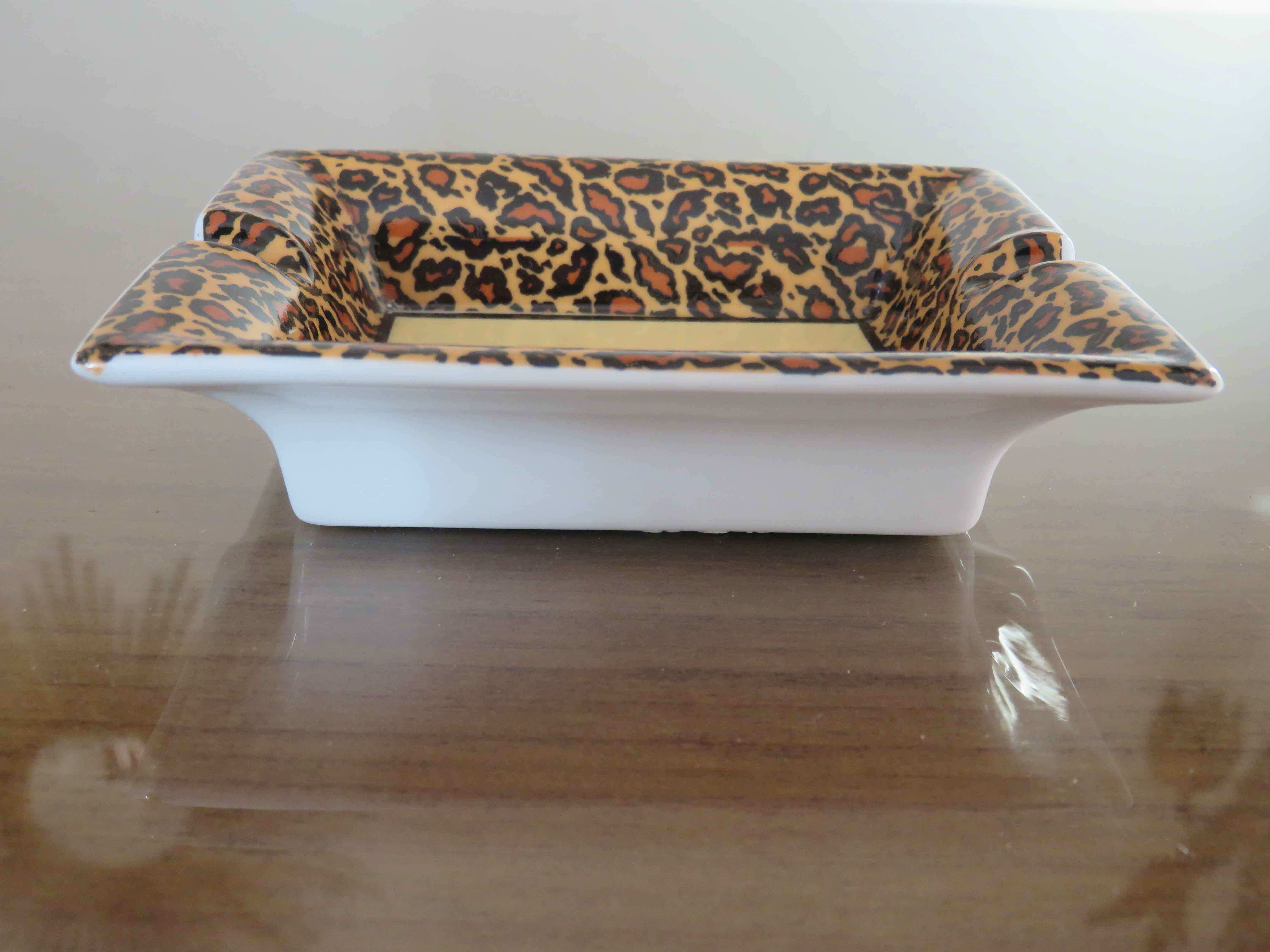 Porcelain leopard ashtray 70s 80s