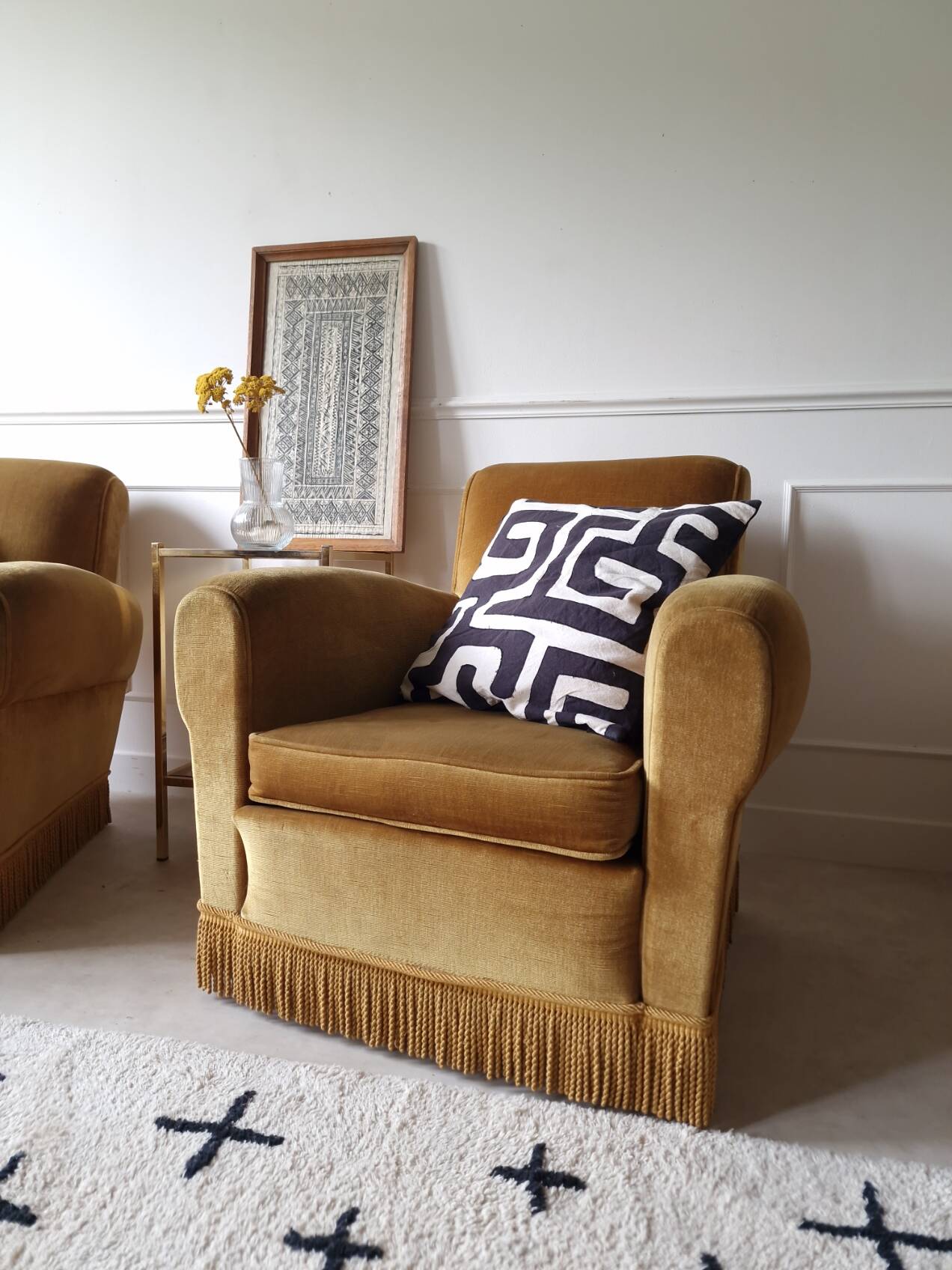Pair of velvet armchairs