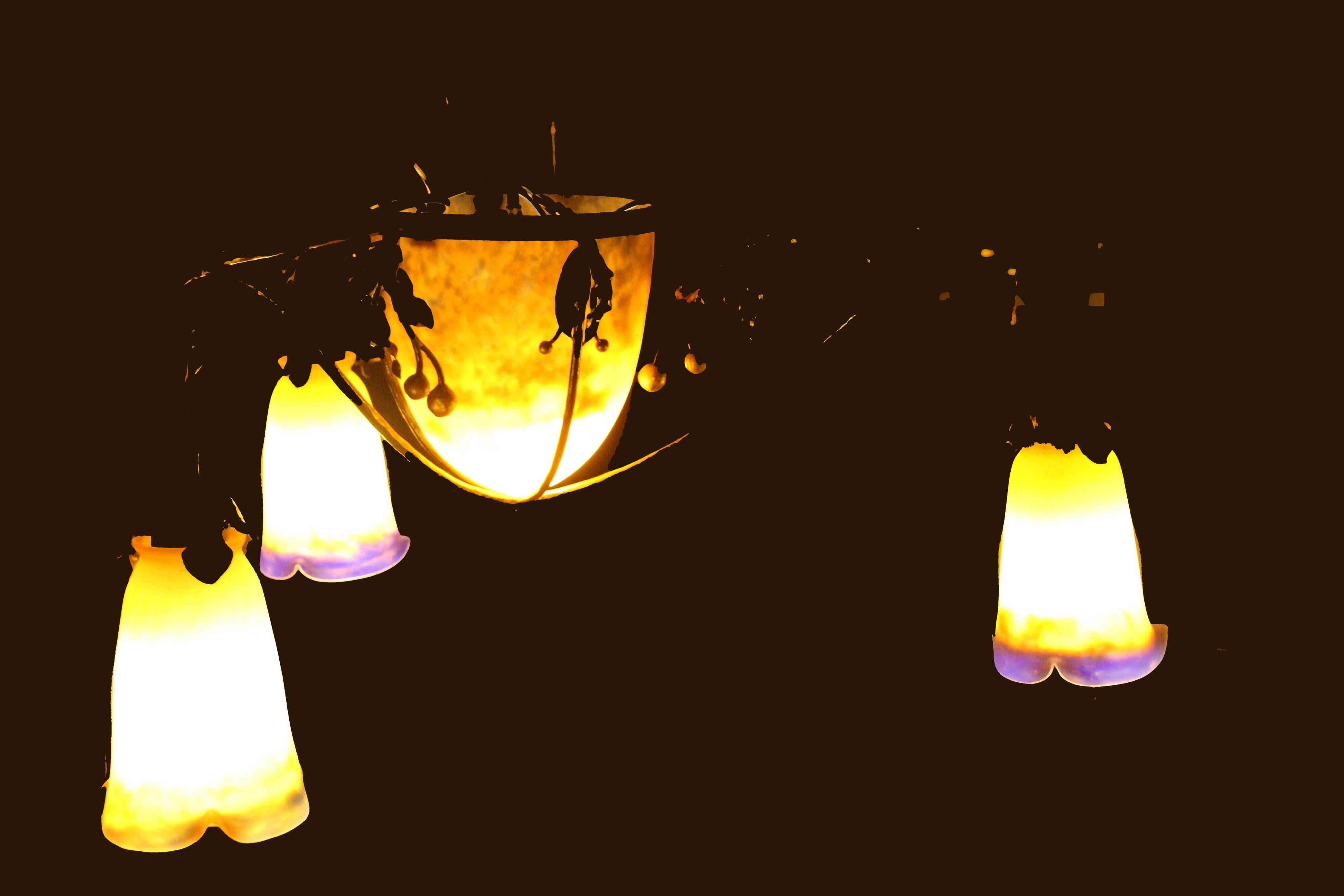 Three tulip-shaped lights + glass paste basin signed Muller Lunéville.