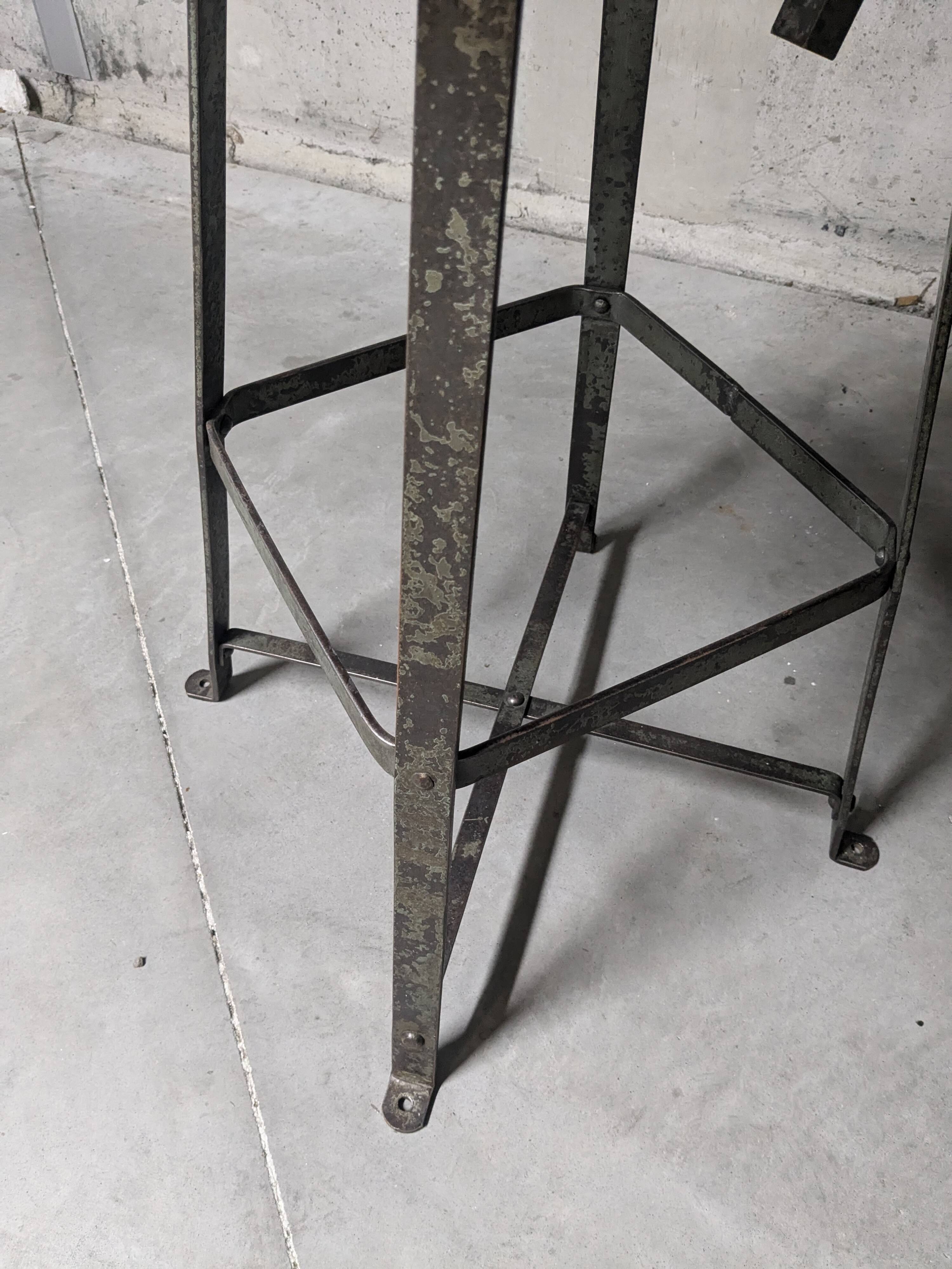 Chaise haute d'atelier Bienaise, chaise industrielle vintage