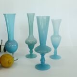 Vase soliflore en opaline bleu