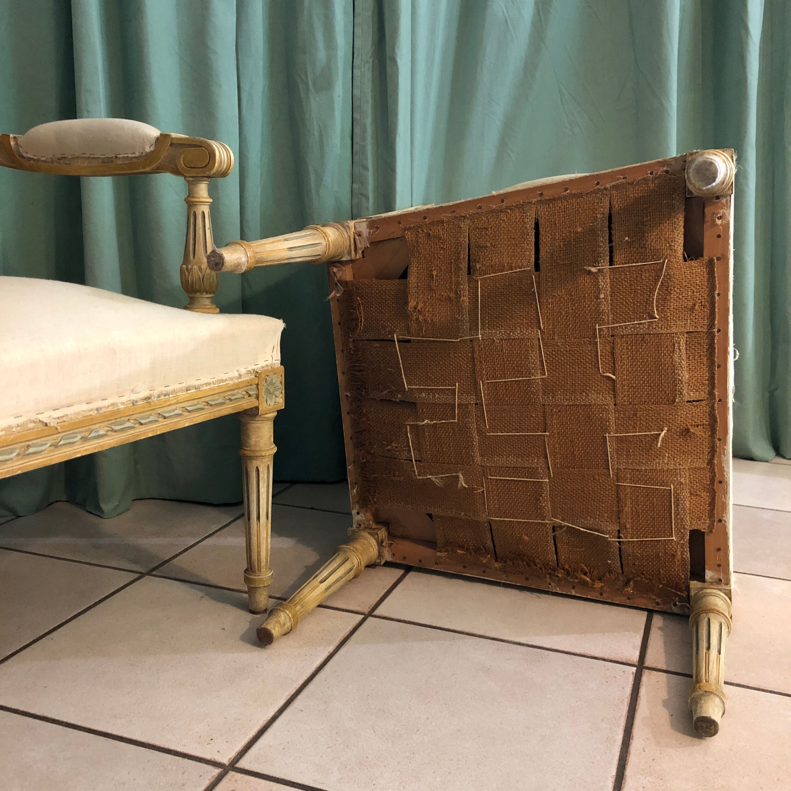 Pair of chairs to queen Louis XVI style