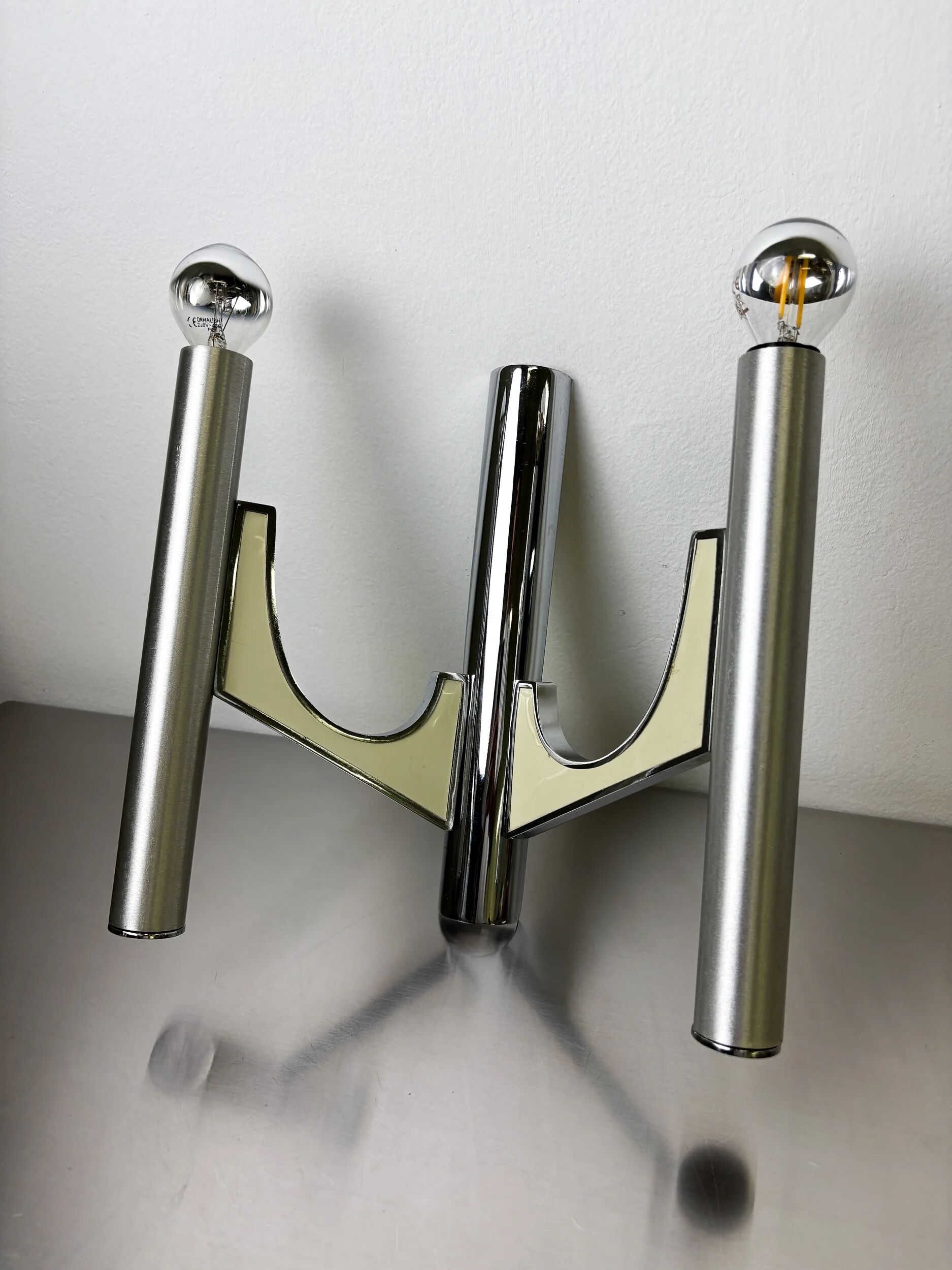 Gaetano Sciolari tubular wall sconce, model "105", Italy 1970s
