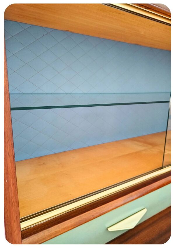 Vitrine en teck et verre des années 1950 avec détails en laiton