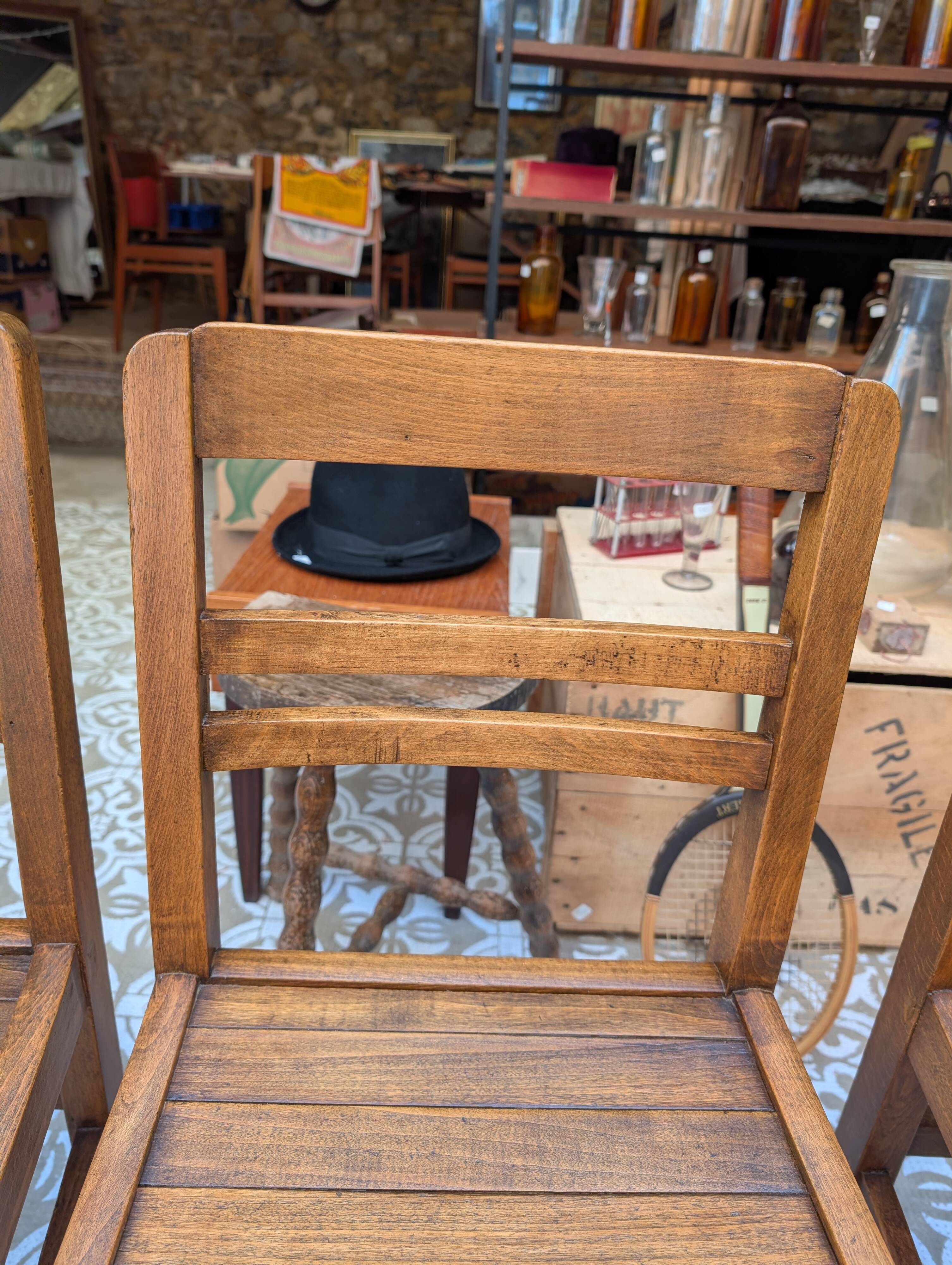 Set of reconstruction chairs