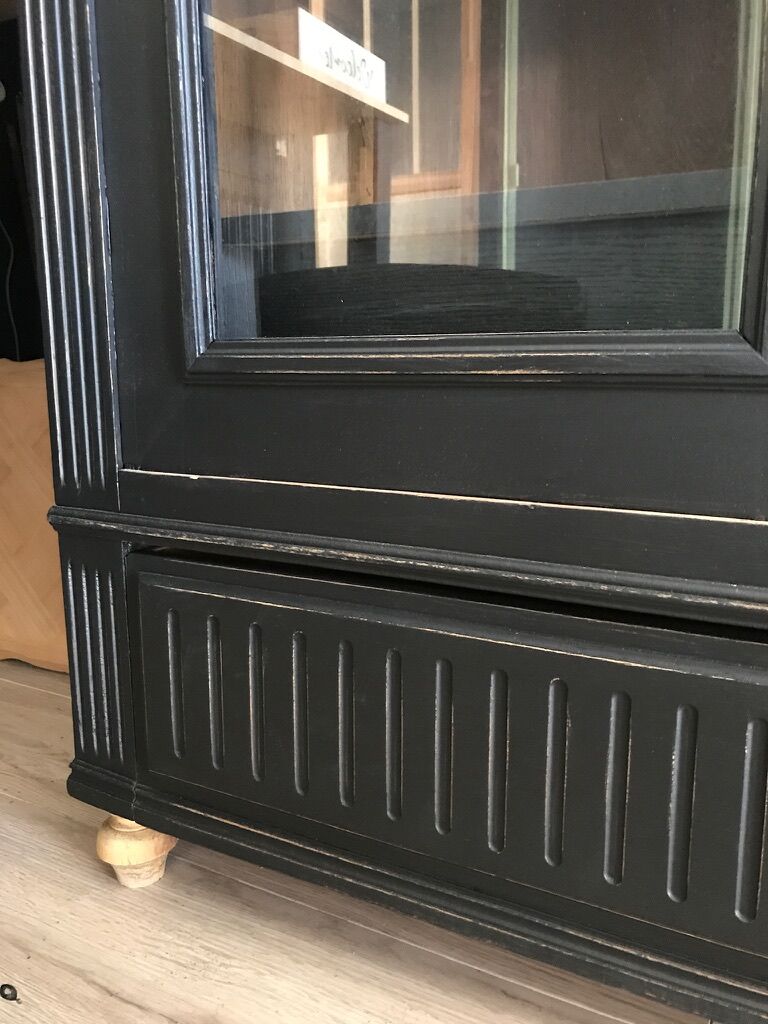 Black and wood showcase