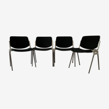 Quatre chaises Castelli DSC 106 conçues par G. Piretti Italie années 90
