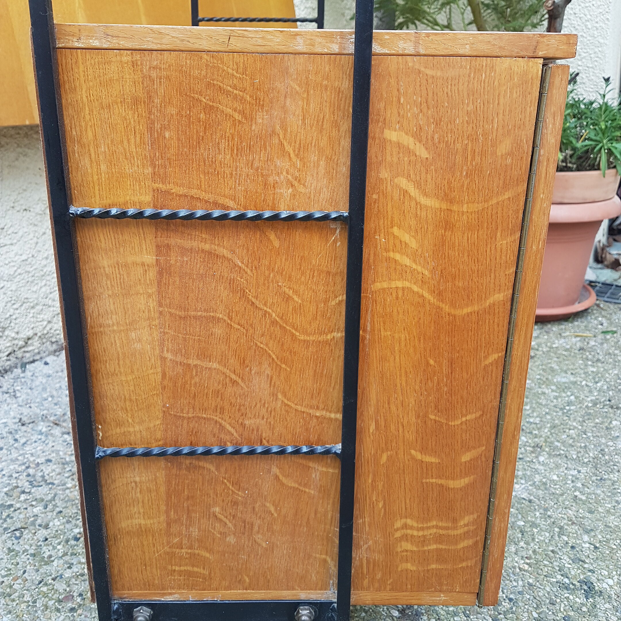 Oak box type tomado bookcase