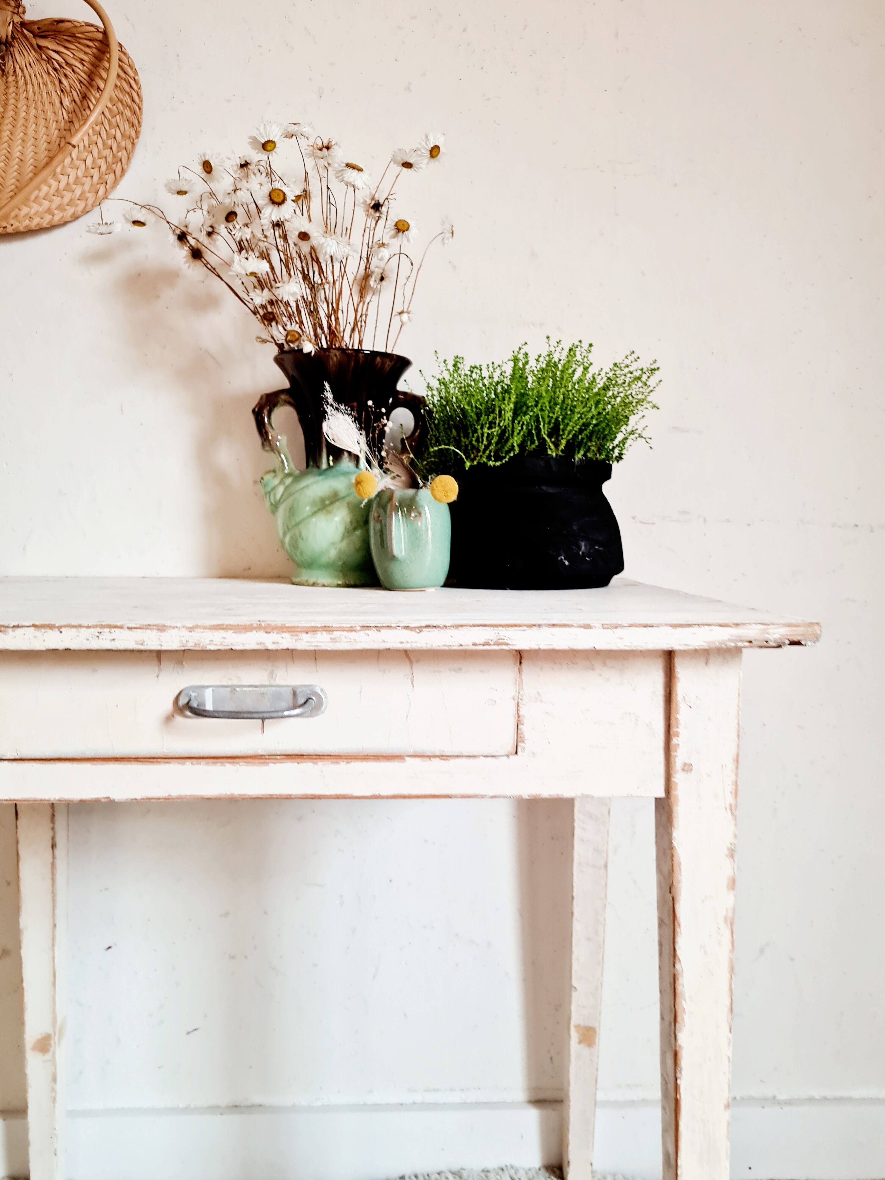 Skated white farm table