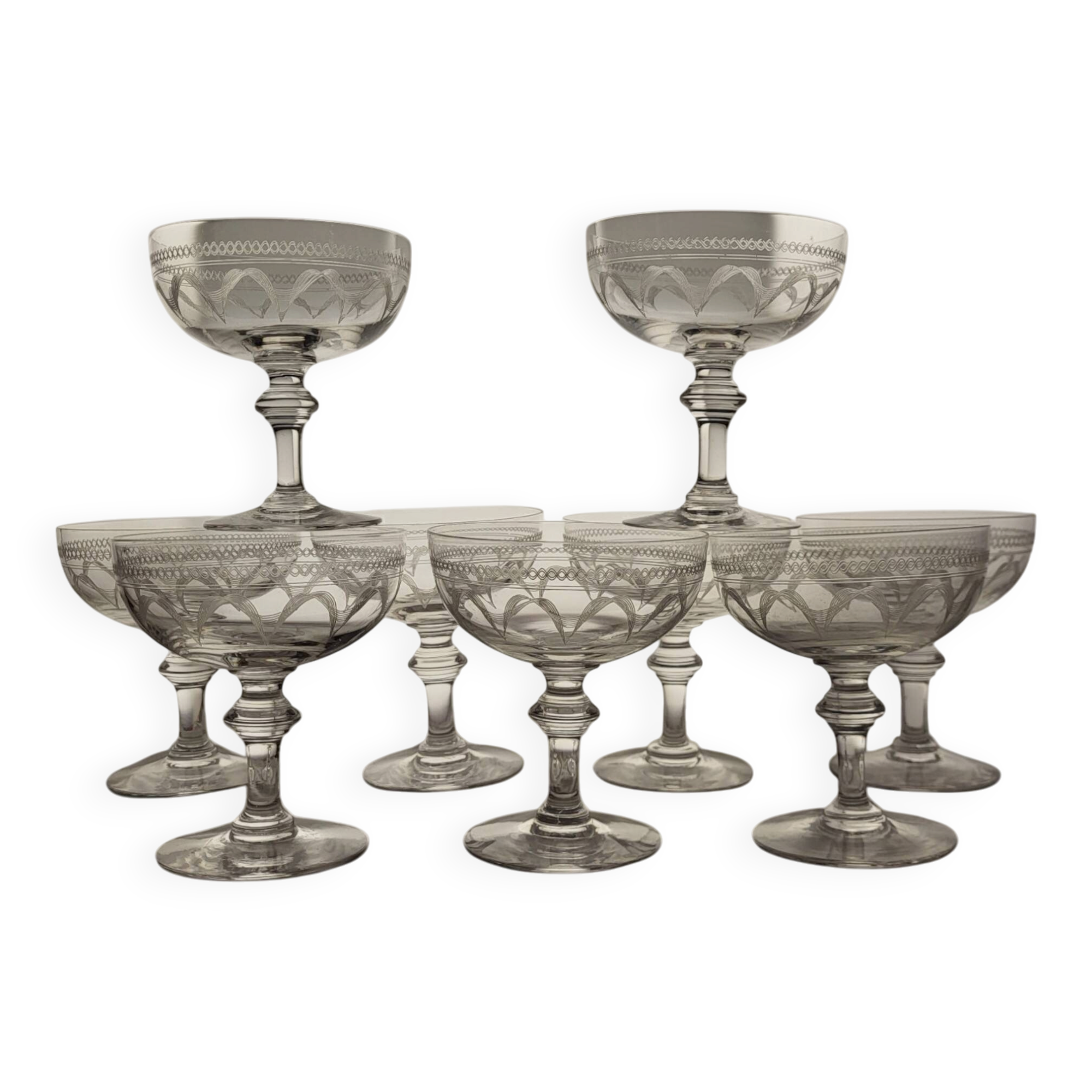 9 crystal champagne coupes