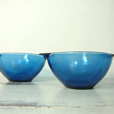 Set of 2 bowls in Vereco blue glass