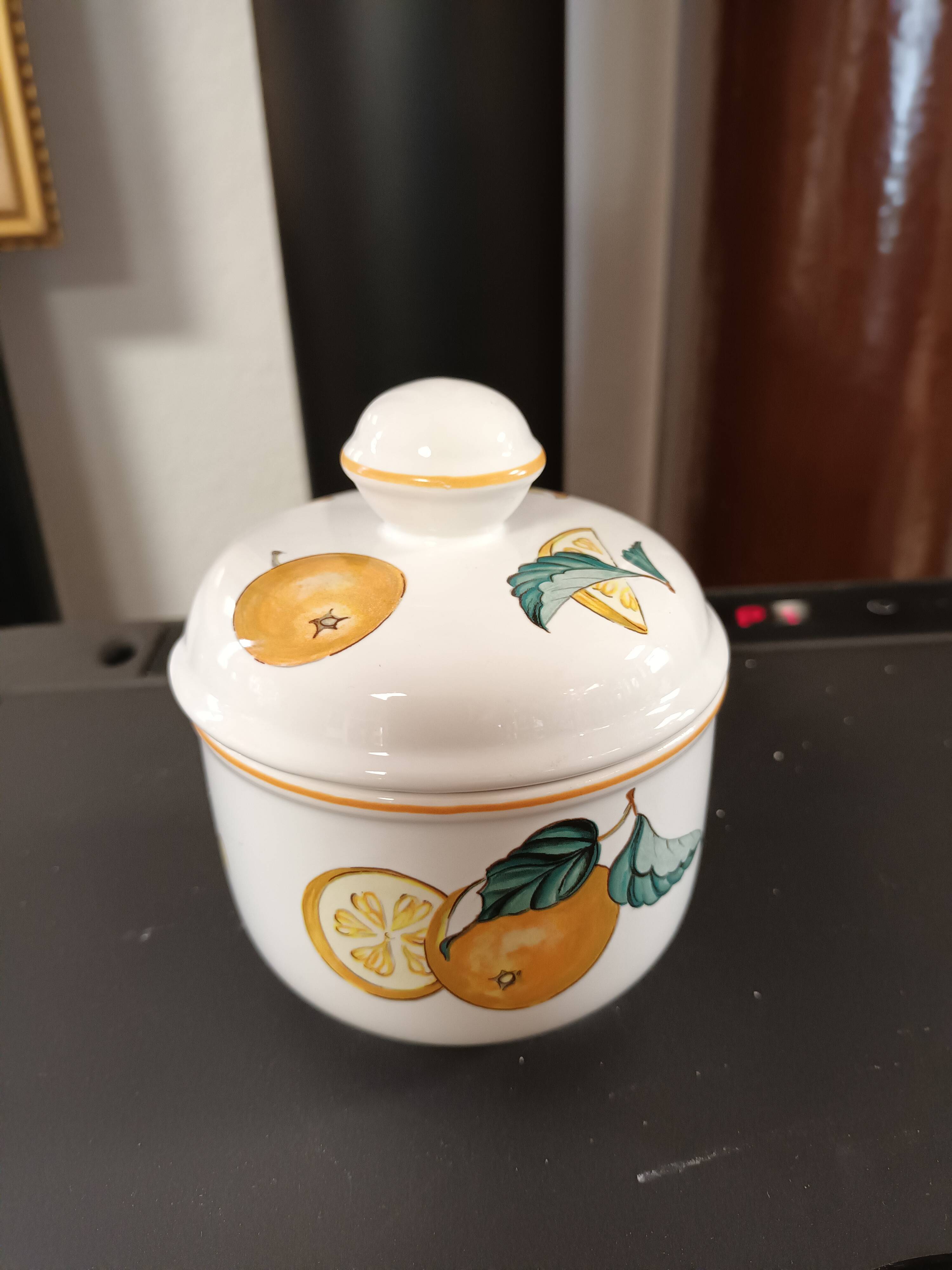 Honey jar